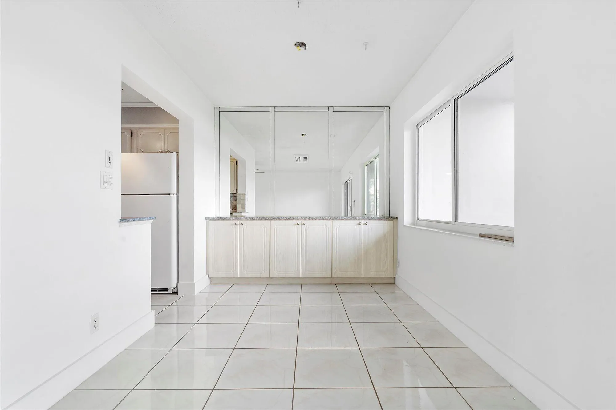 Property Slideshow image 5 of 17 | 1001 n riverside dr 104, Pompano Beach, FL, 33062