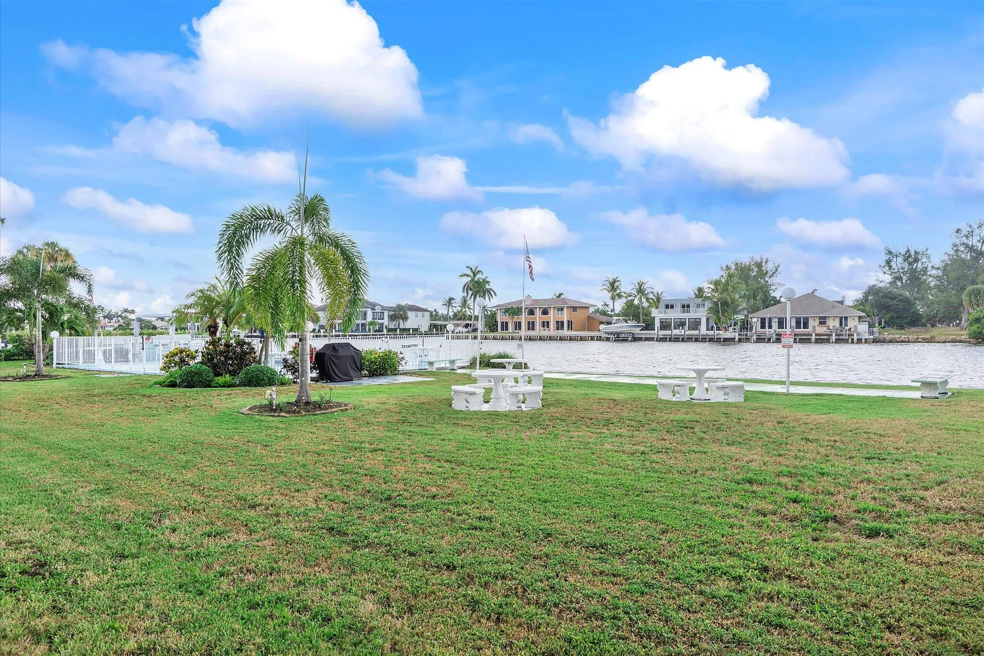 Property Slideshow image 13 of 17 | 1001 n riverside dr 104, Pompano Beach, FL, 33062