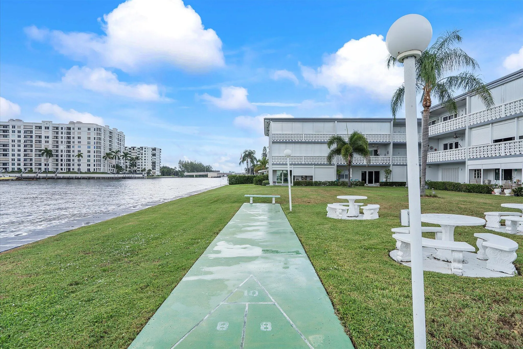 Property Slideshow image 14 of 17 | 1001 n riverside dr 104, Pompano Beach, FL, 33062