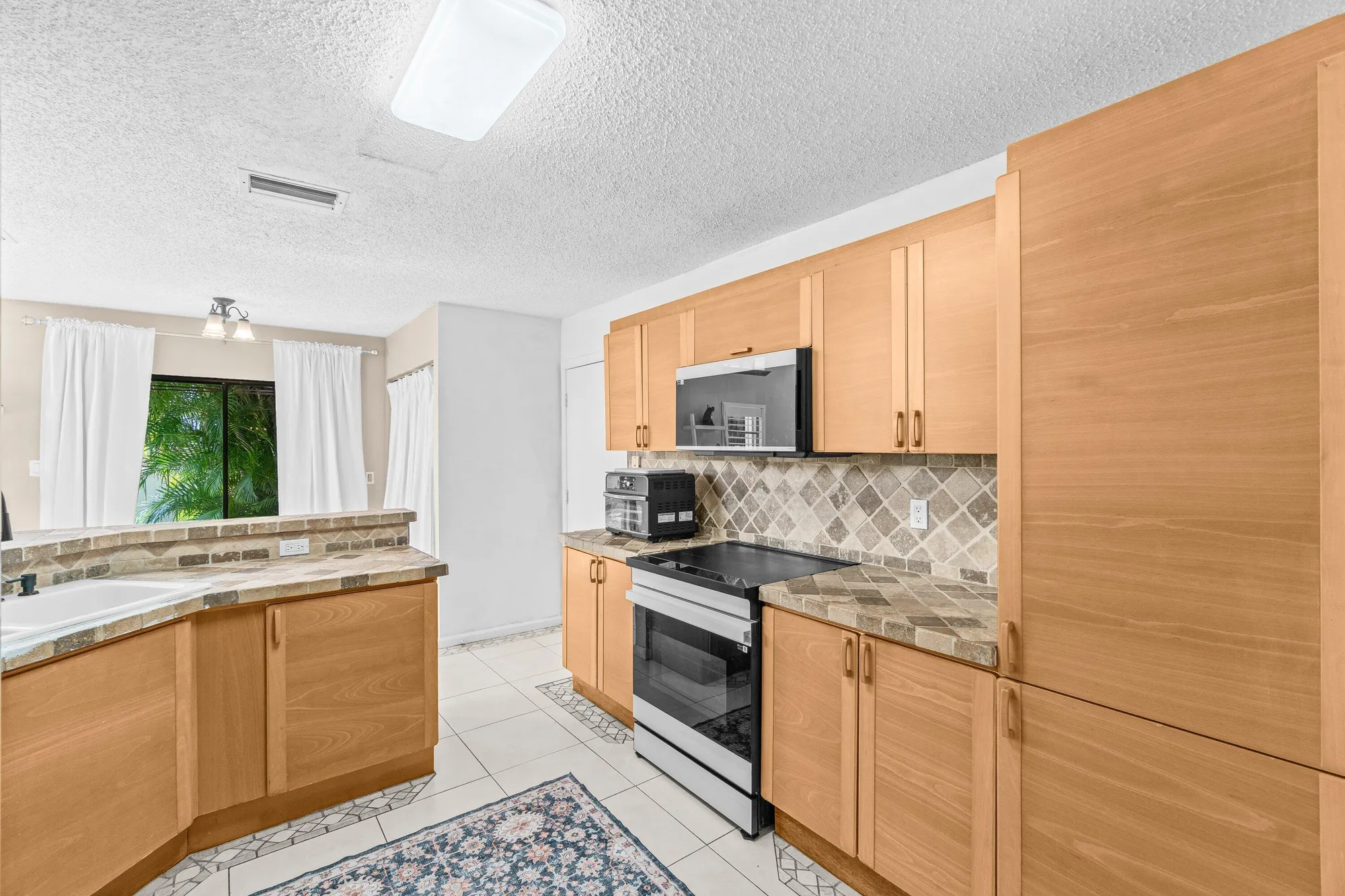 Property Slideshow image 8 of 58 | 8102 allspice dr, Boynton Beach, FL, 33472