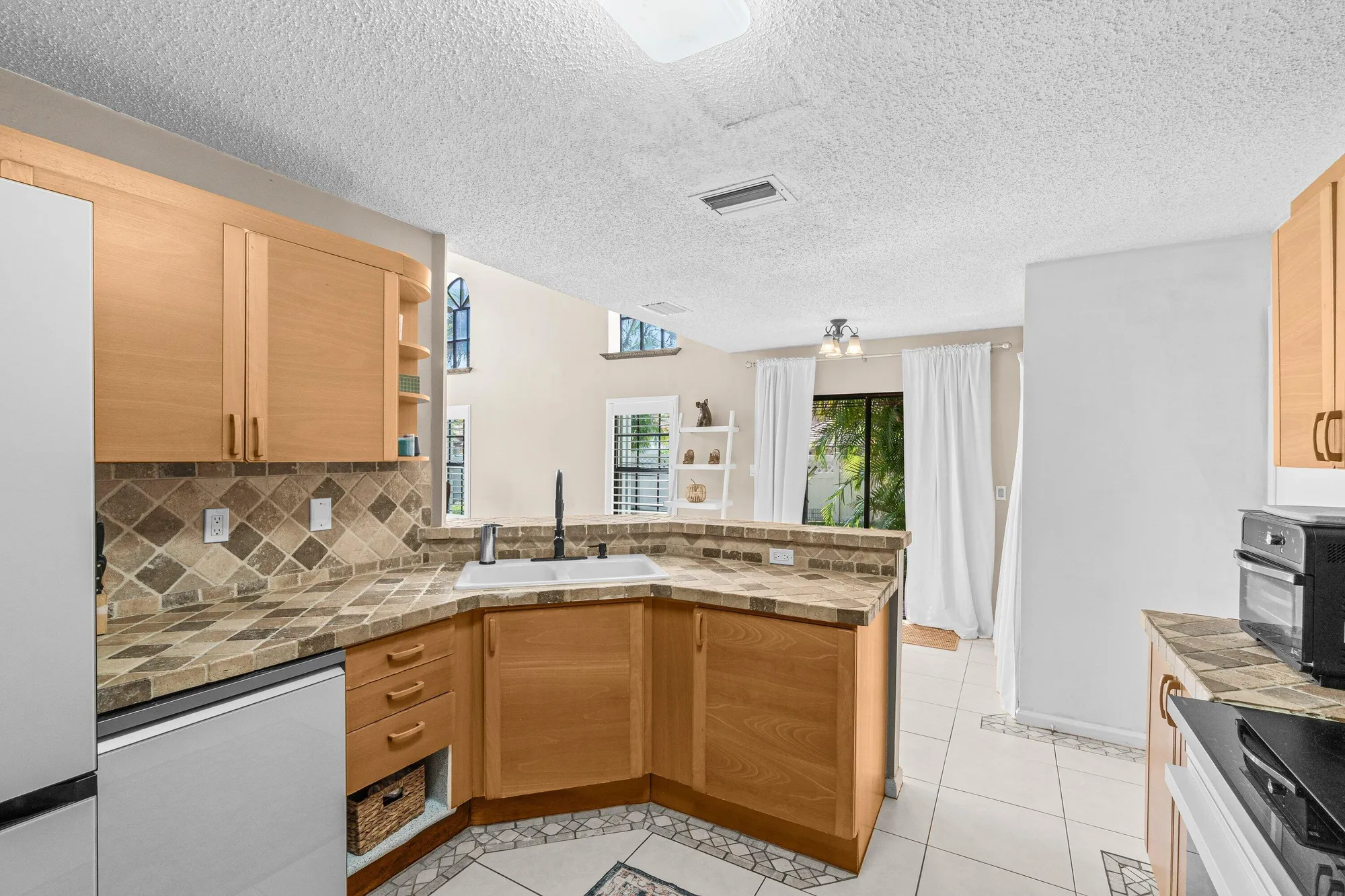 Property Slideshow image 9 of 58 | 8102 allspice dr, Boynton Beach, FL, 33472