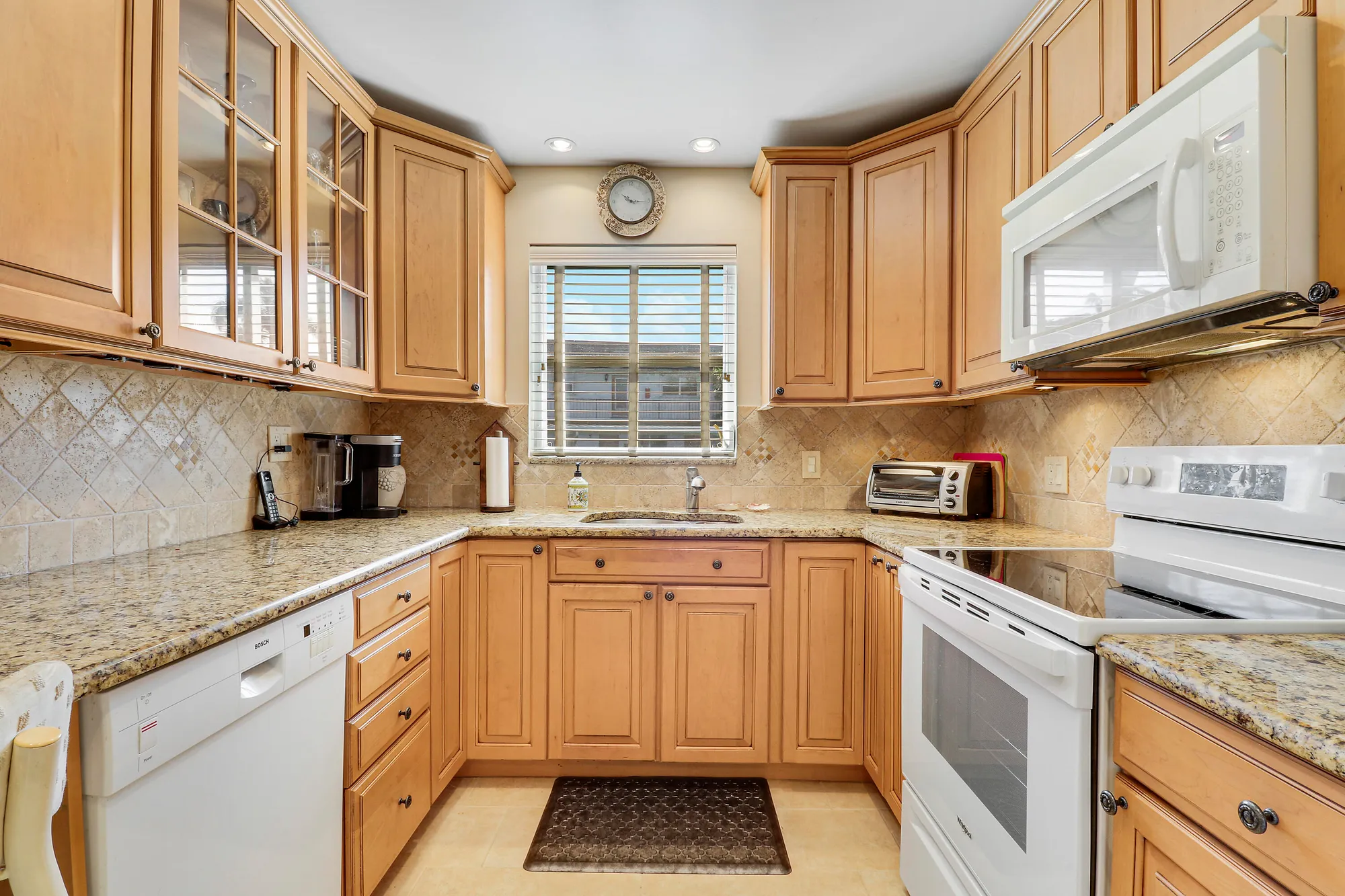 Property Slideshow image 7 of 19 | 2950 se ocean blvd 6-3, Stuart, FL, 34996