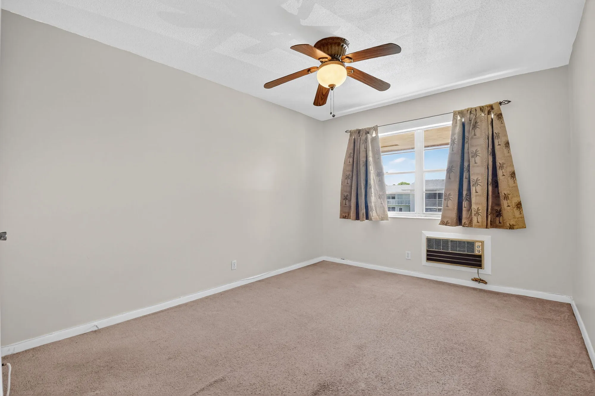 Property Slideshow image 10 of 34 | 162 easthampton g, West Palm Beach, FL, 33417