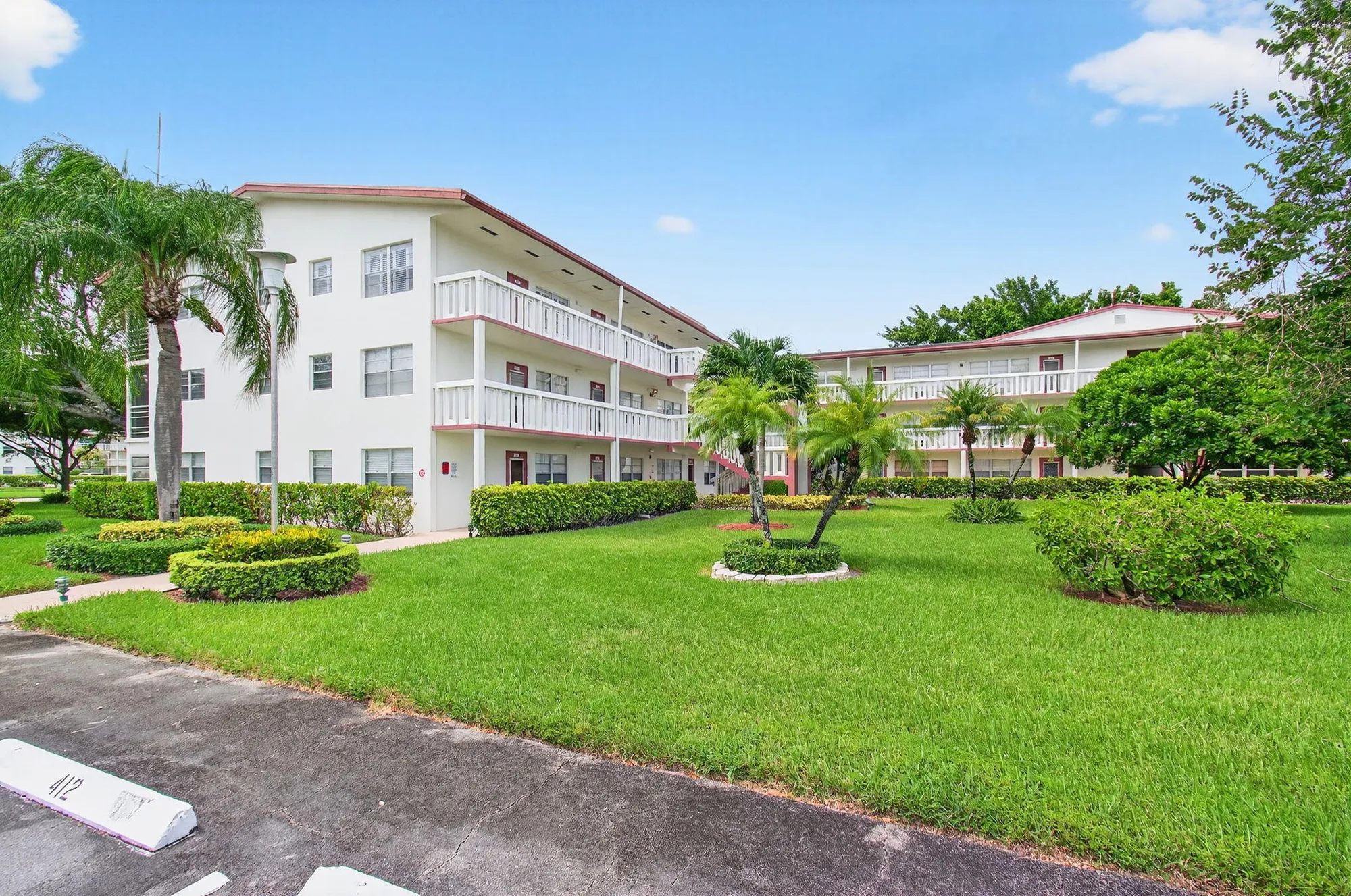Property Slideshow image 2 of 87 | 384 fanshaw j, Boca Raton, FL, 33434