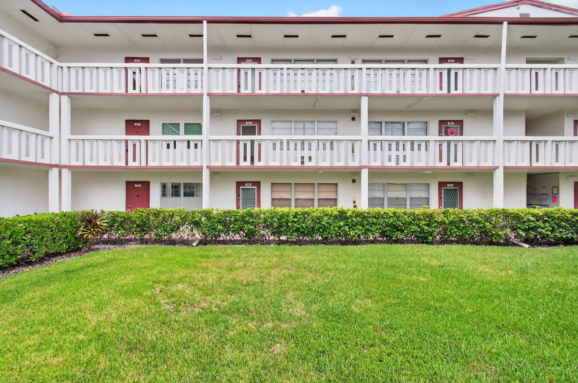 Property Slideshow image 5 of 87 | 384 fanshaw j, Boca Raton, FL, 33434