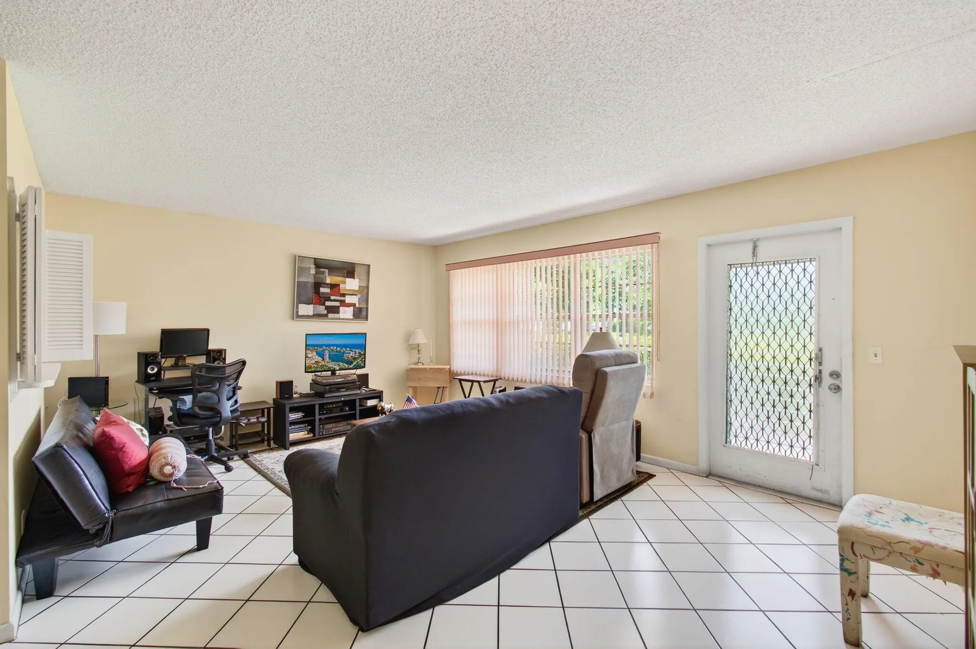 Property Slideshow image 13 of 87 | 384 fanshaw j, Boca Raton, FL, 33434