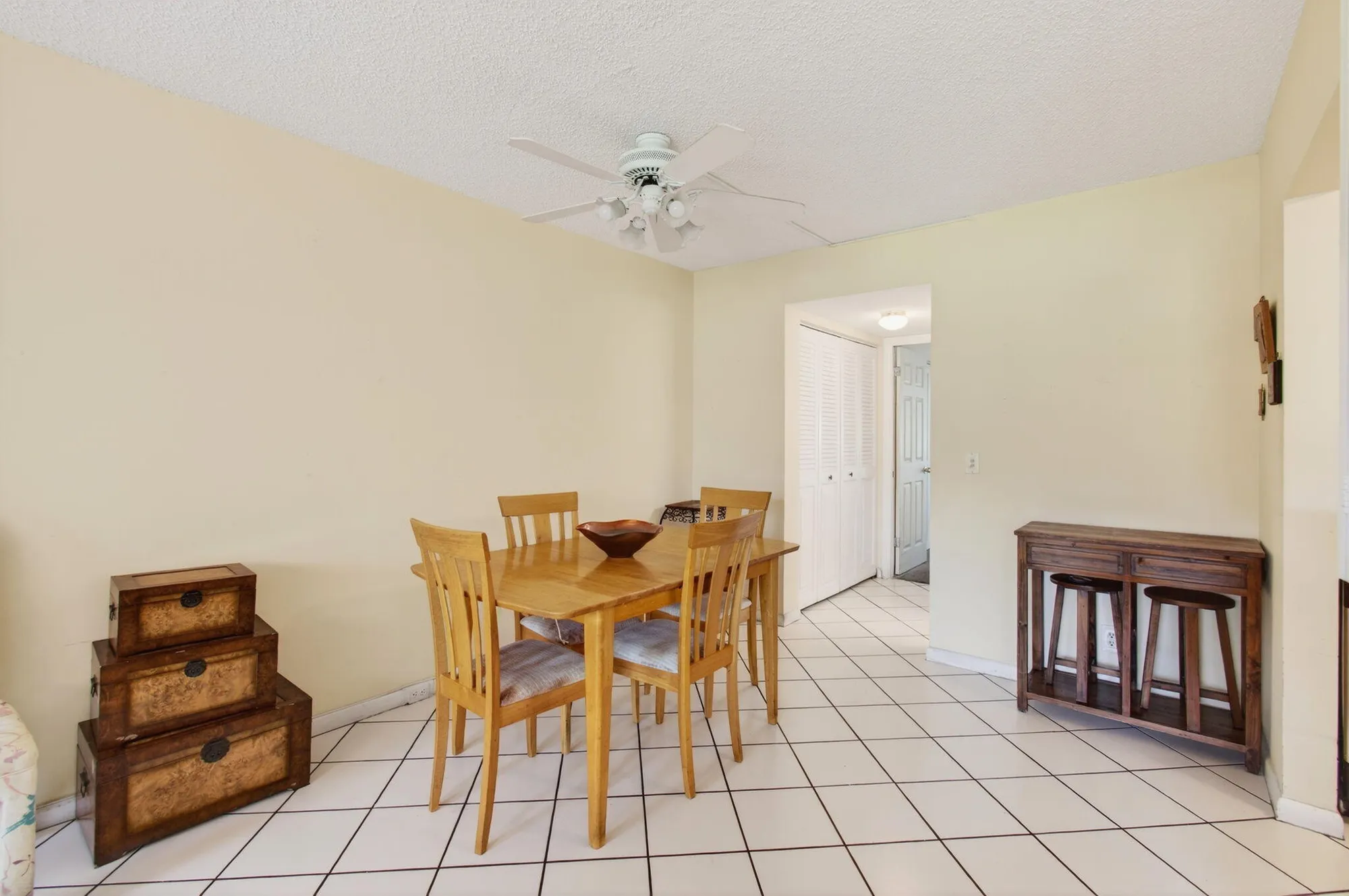 Property Slideshow image 18 of 87 | 384 fanshaw j, Boca Raton, FL, 33434