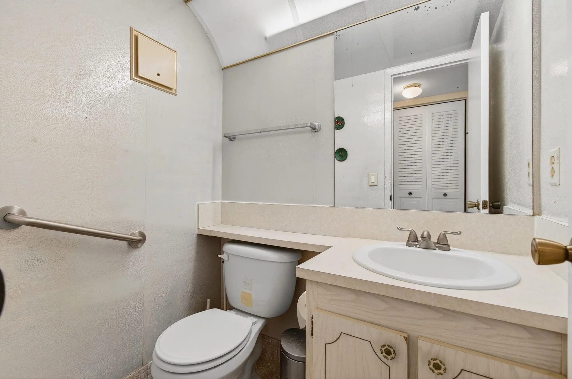 Property Slideshow image 25 of 87 | 384 fanshaw j, Boca Raton, FL, 33434