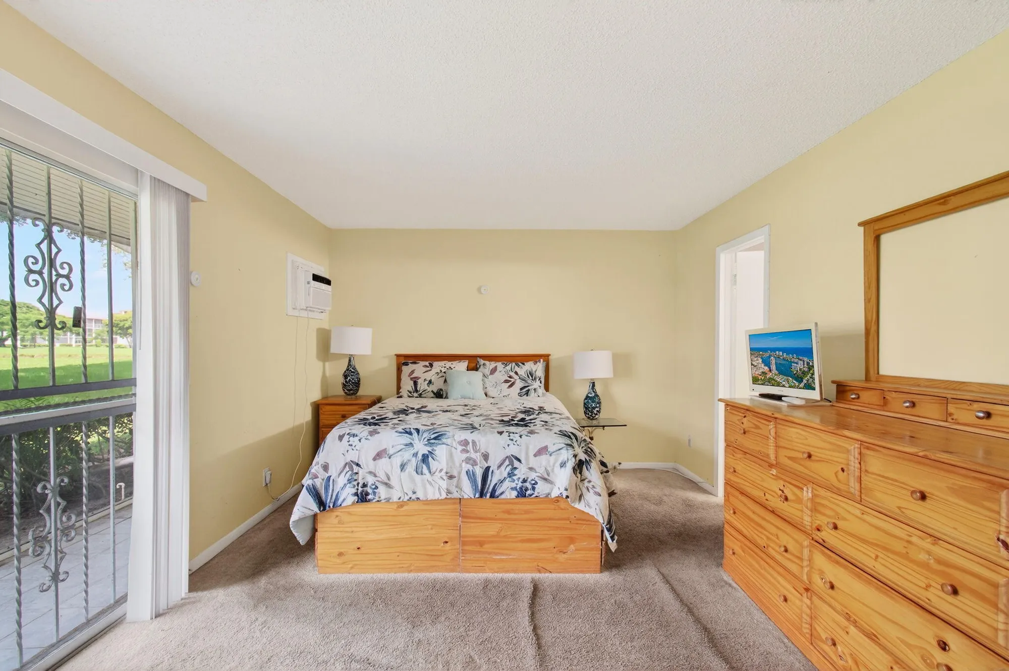 Property Slideshow image 28 of 87 | 384 fanshaw j, Boca Raton, FL, 33434