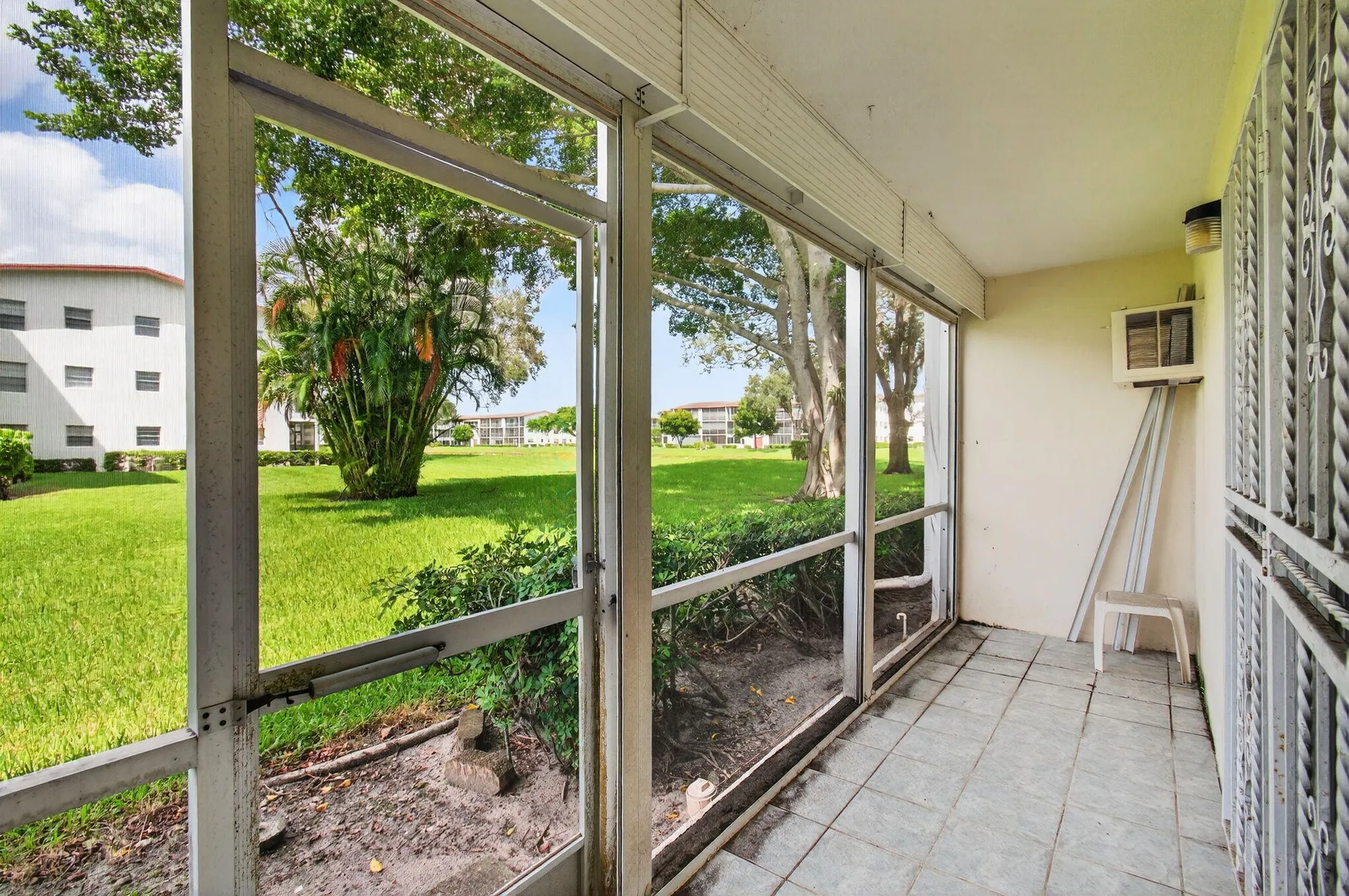 Property Slideshow image 36 of 87 | 384 fanshaw j, Boca Raton, FL, 33434