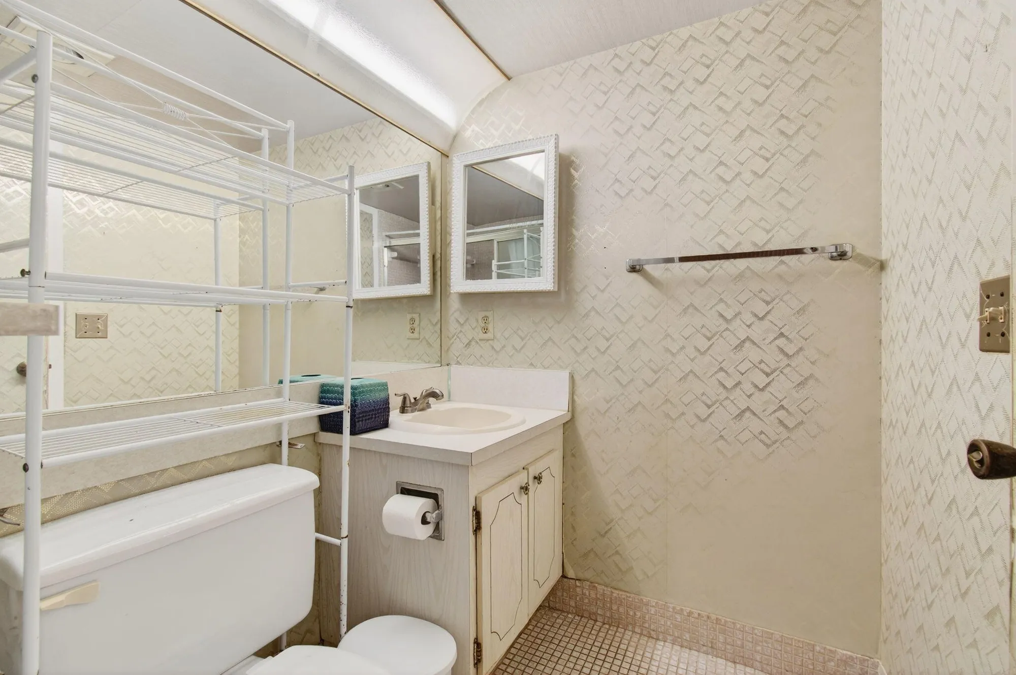 Property Slideshow image 35 of 87 | 384 fanshaw j, Boca Raton, FL, 33434