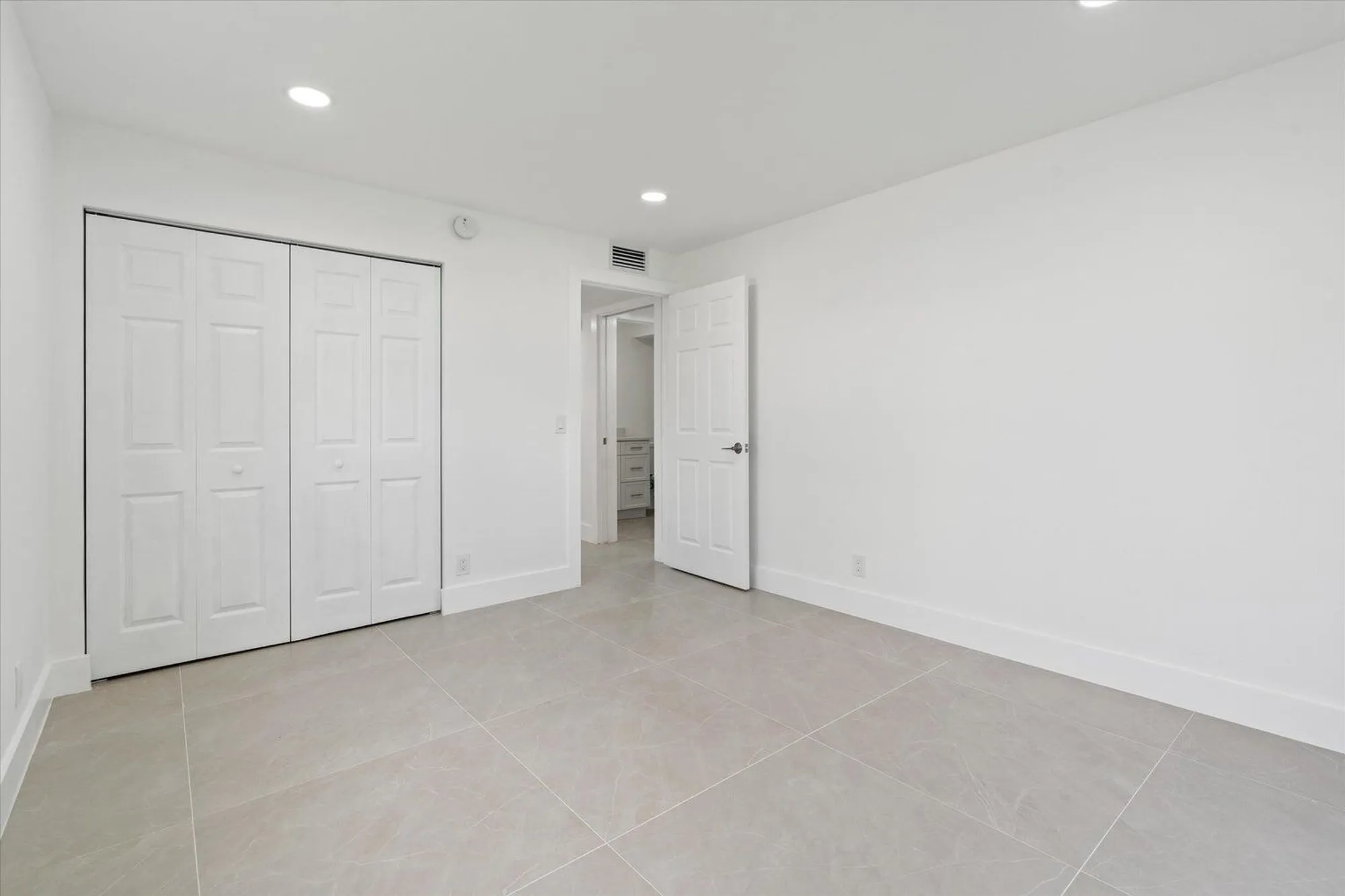 Property Slideshow image 10 of 25 | 578 burgundy m m, Delray Beach, FL, 33484