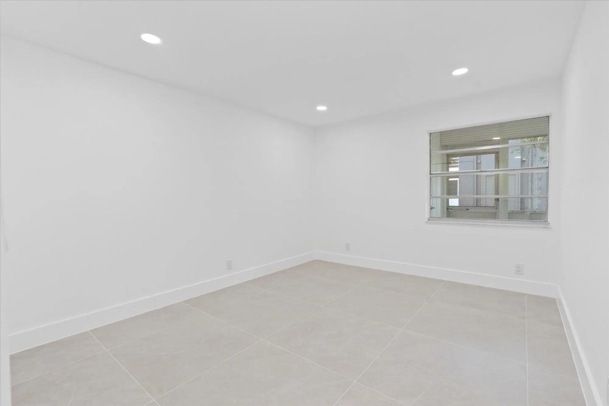 Property Slideshow image 14 of 25 | 578 burgundy m m, Delray Beach, FL, 33484