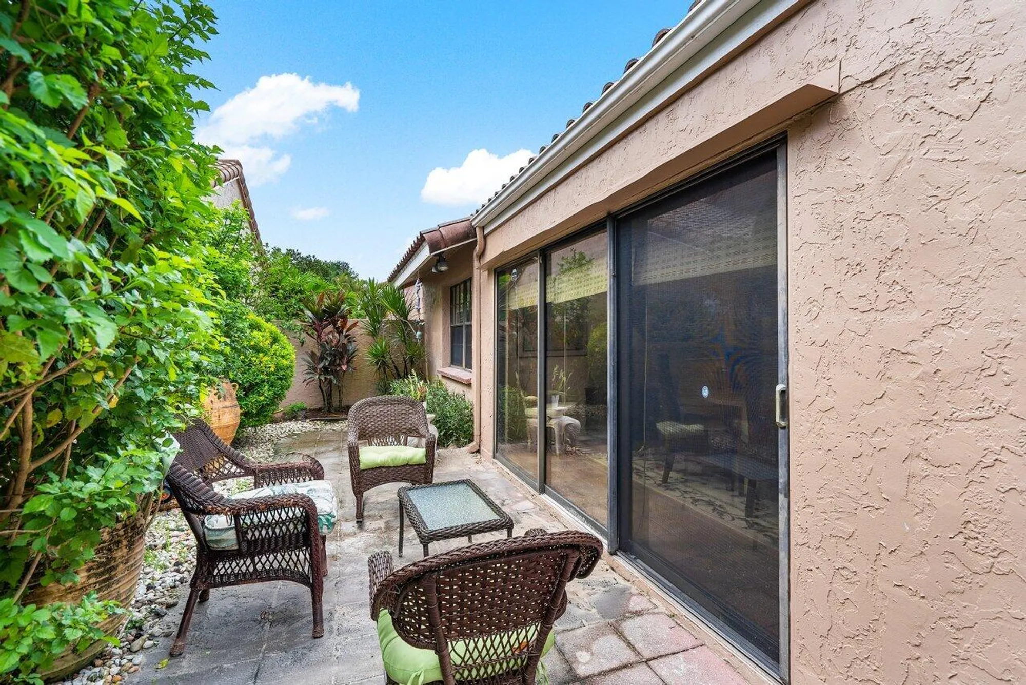 Property Slideshow image 37 of 52 | 11094 applegate ln, Boynton Beach, FL, 33437