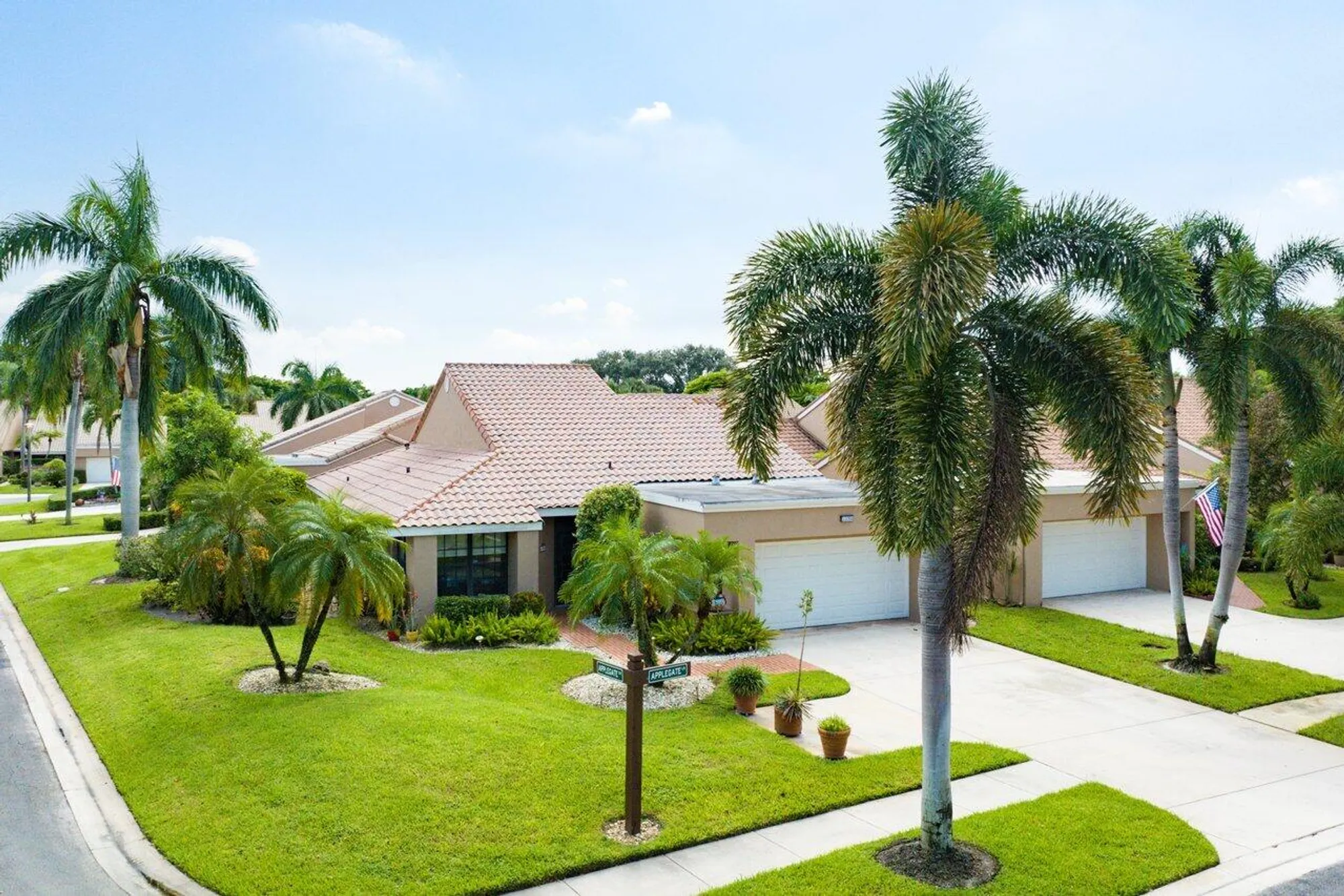 Property Slideshow image 39 of 52 | 11094 applegate ln, Boynton Beach, FL, 33437