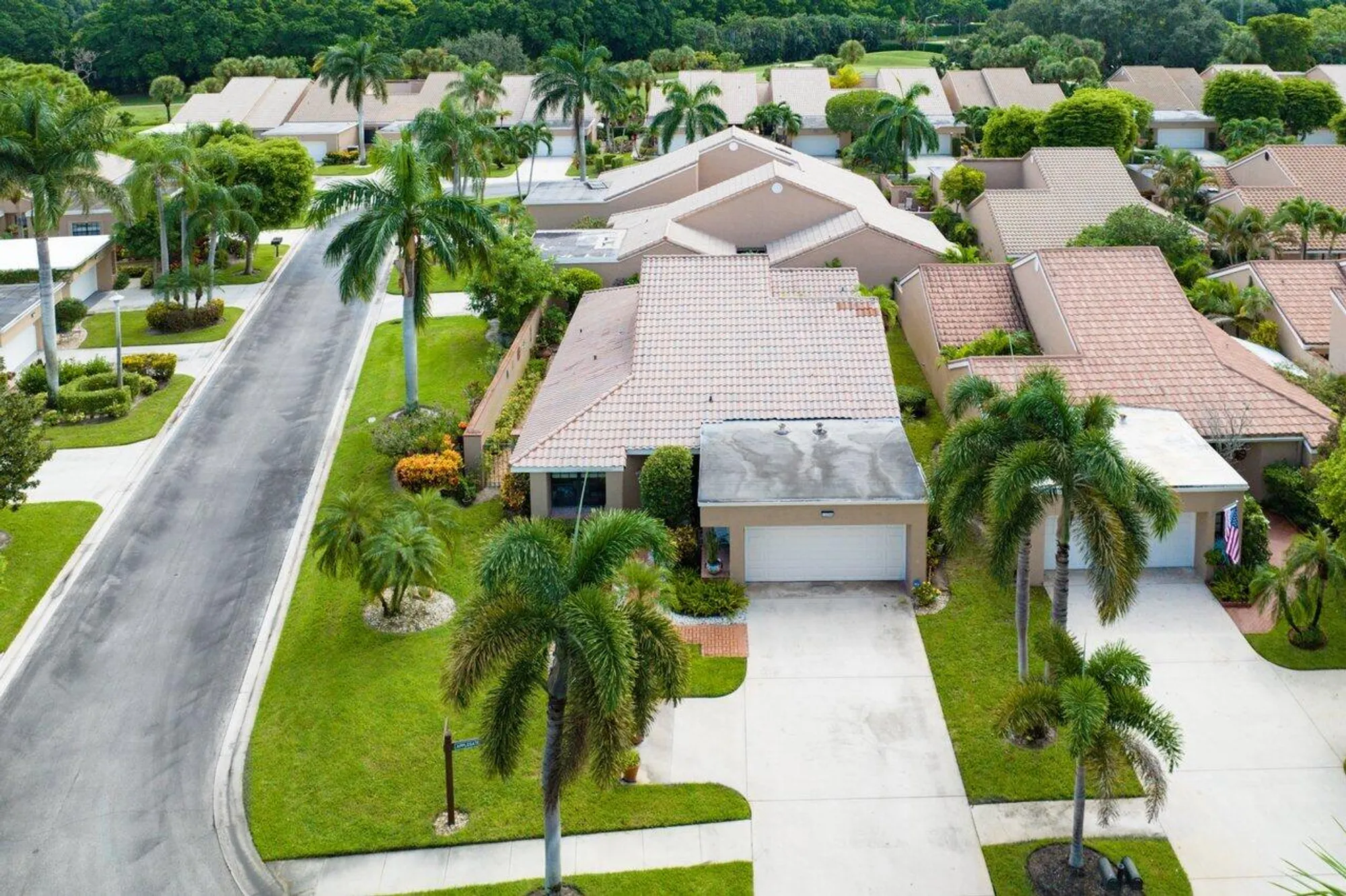 Property Slideshow image 41 of 52 | 11094 applegate ln, Boynton Beach, FL, 33437