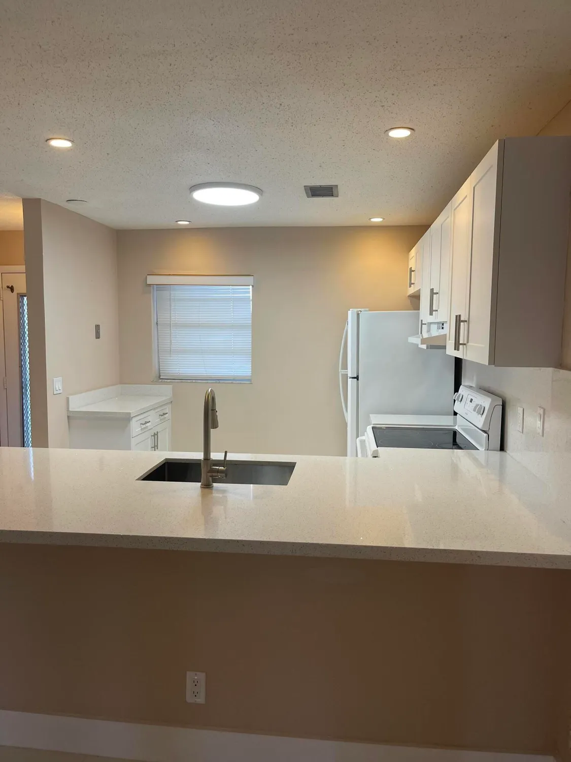 Property Slideshow image 11 of 20 | 2300 ne 1st ln 4020, Boynton Beach, FL, 33435