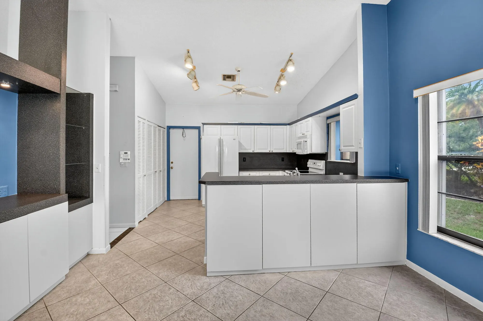 Property Slideshow image 12 of 54 | 8820 boatswain dr, Boynton Beach, FL, 33436