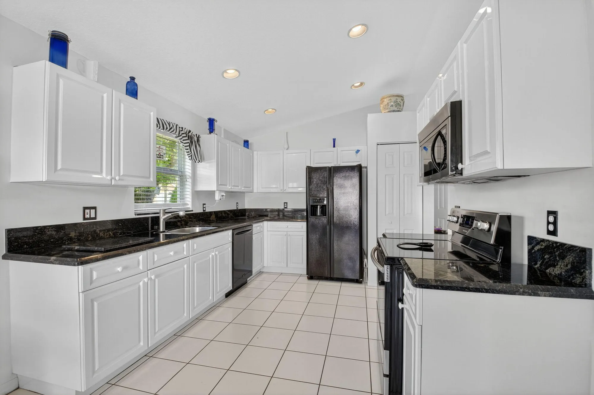 Property Slideshow image 15 of 48 | 12051 aprilia dr, Boynton Beach, FL, 33437