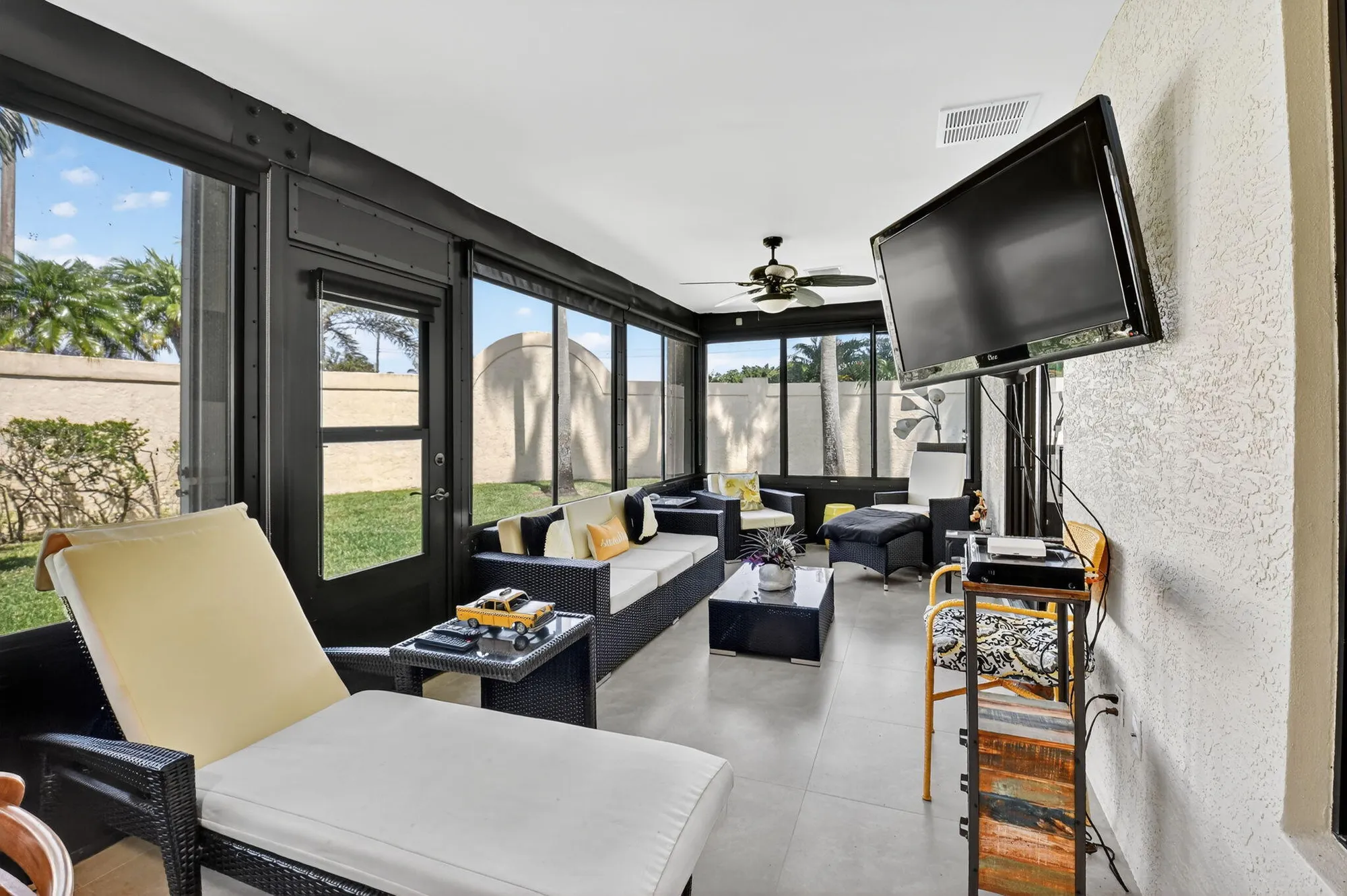 Property Slideshow image 21 of 36 | 10021 andrea ln b, Boynton Beach, FL, 33437