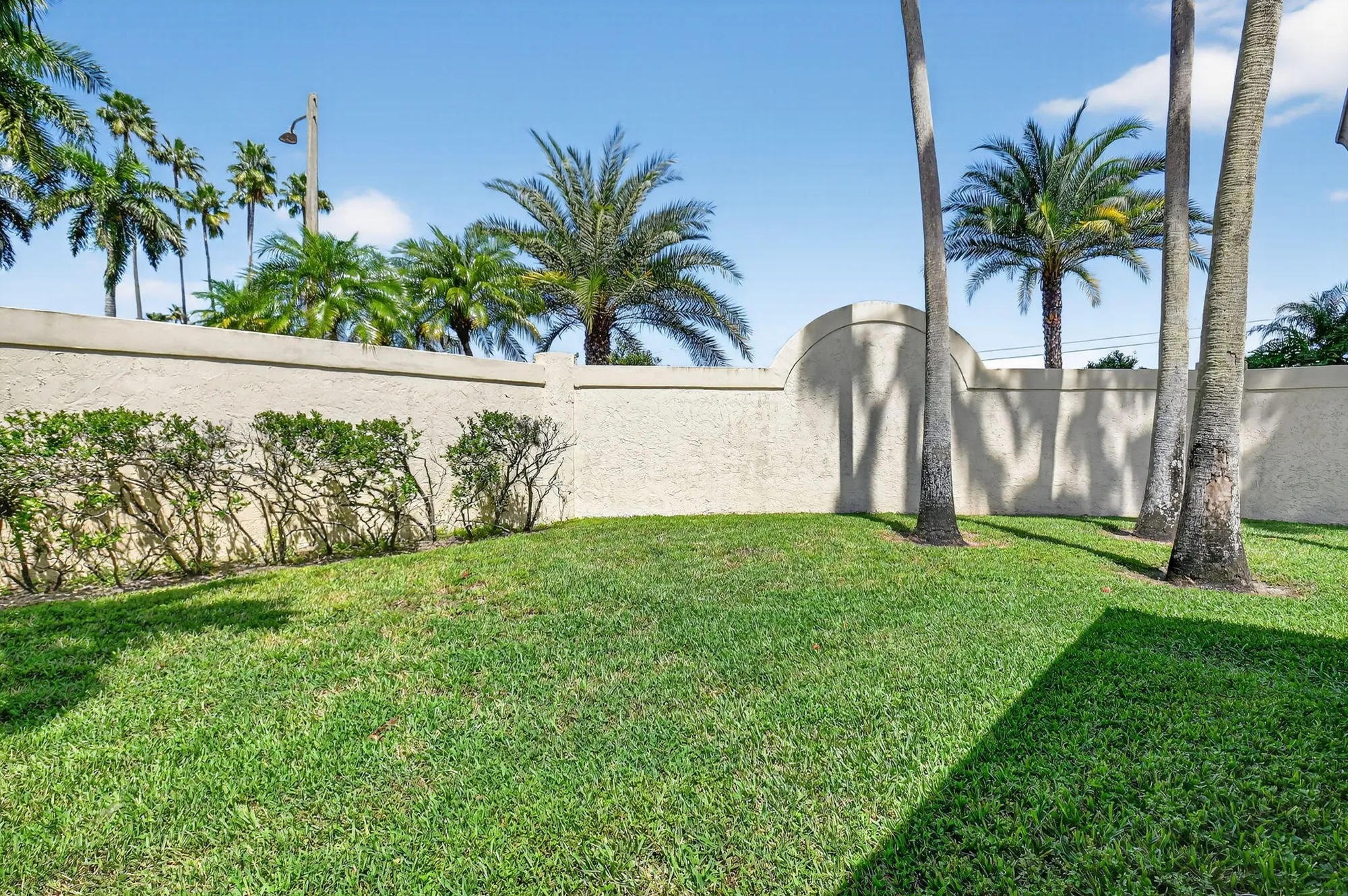 Property Slideshow image 23 of 36 | 10021 andrea ln b, Boynton Beach, FL, 33437