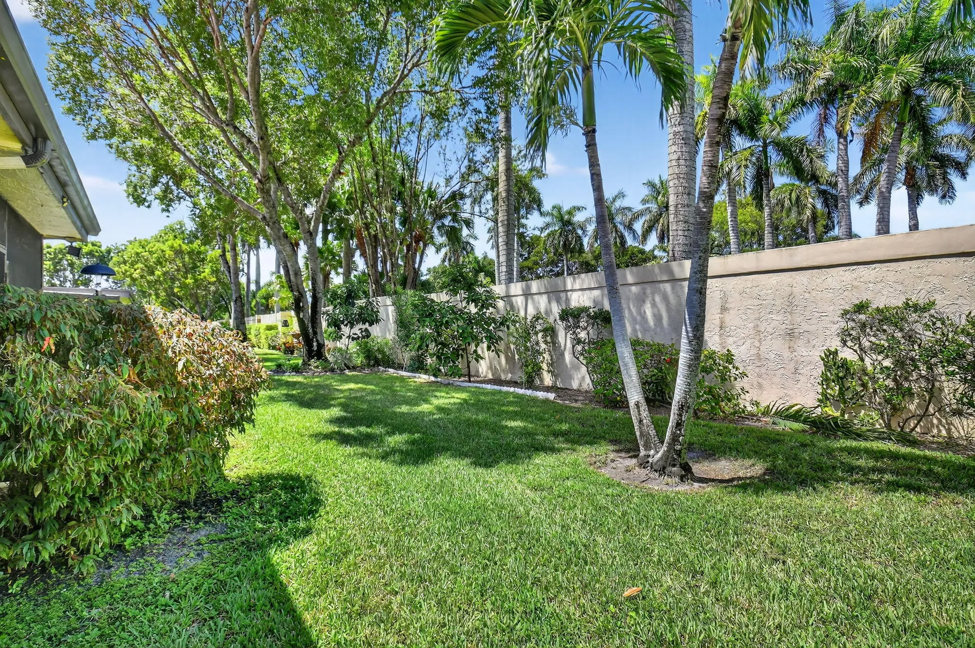 Property Slideshow image 24 of 36 | 10021 andrea ln b, Boynton Beach, FL, 33437