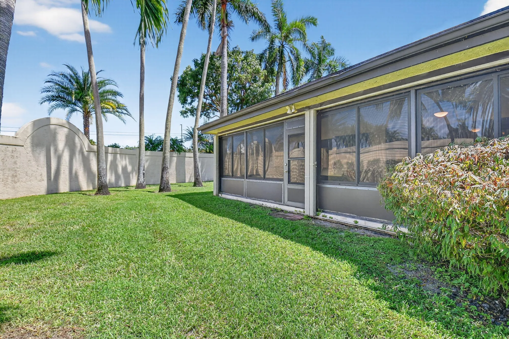 Property Slideshow image 22 of 36 | 10021 andrea ln b, Boynton Beach, FL, 33437