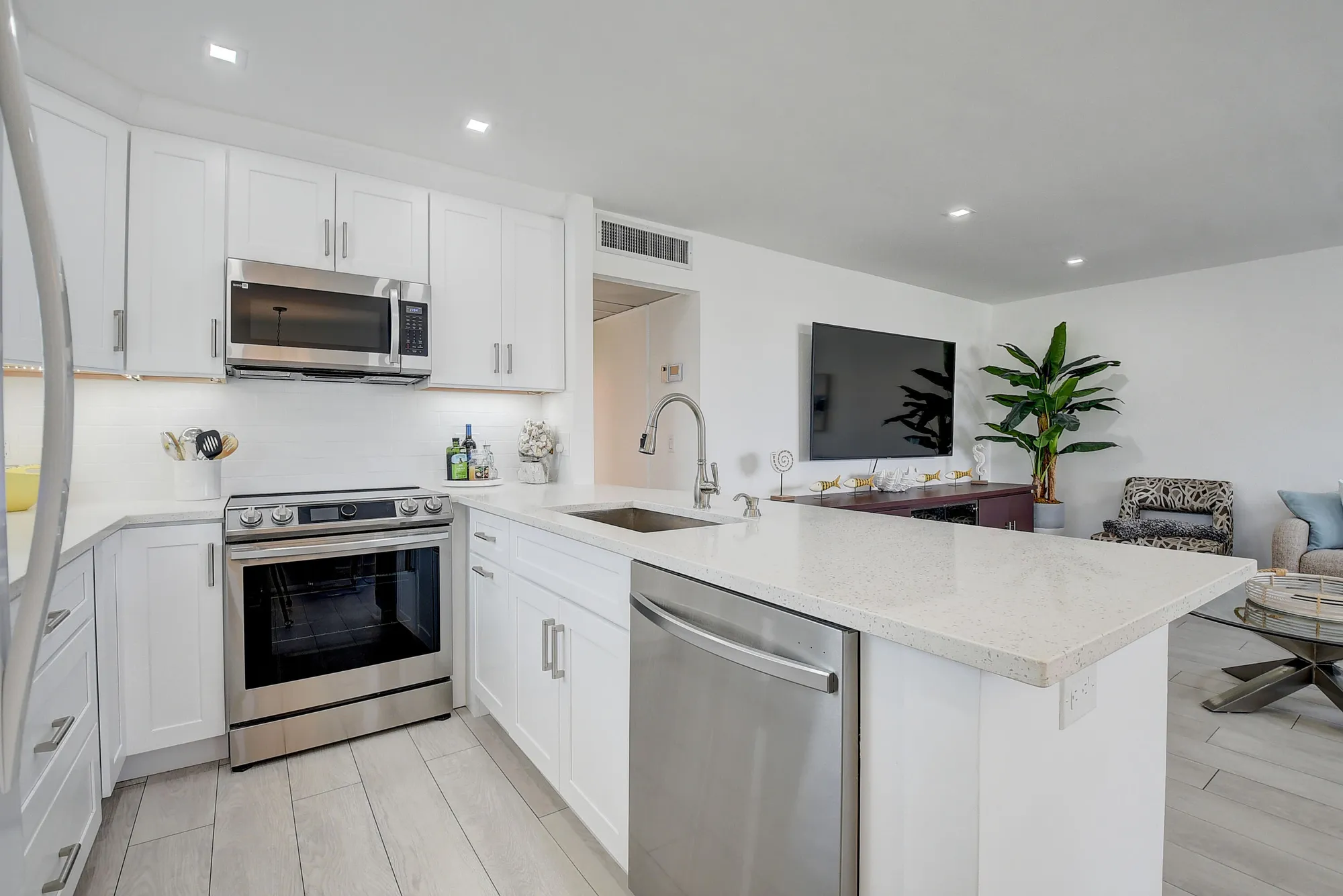 Property Slideshow image 9 of 36 | 461 brittany j, Delray Beach, FL, 33446