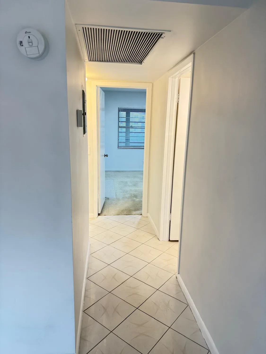 Property Slideshow image 9 of 13 | 360 fanshaw i, Boca Raton, FL, 33434