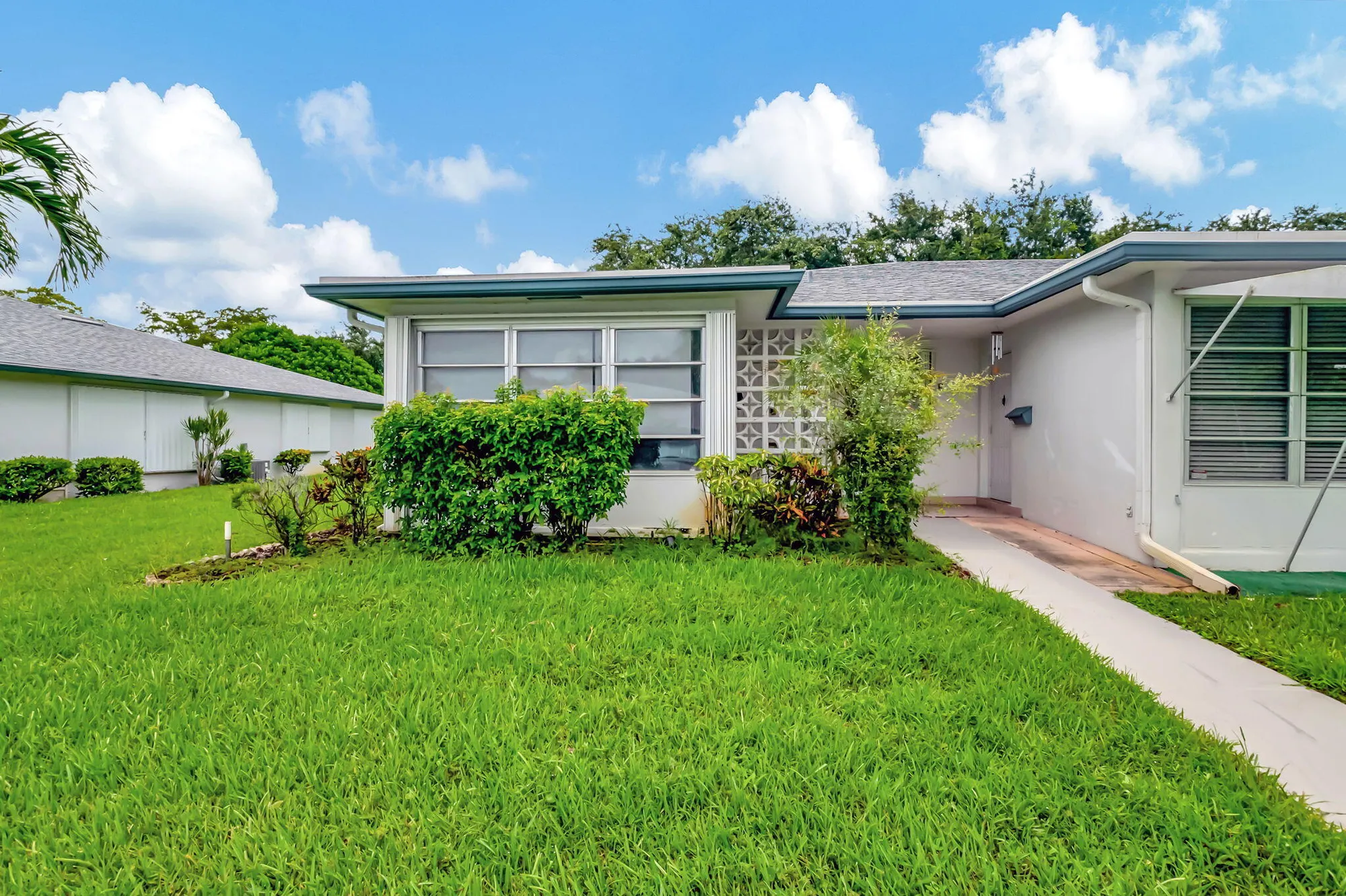 Property Slideshow image 2 of 27 | 1217 south drive way a, Delray Beach, FL, 33445