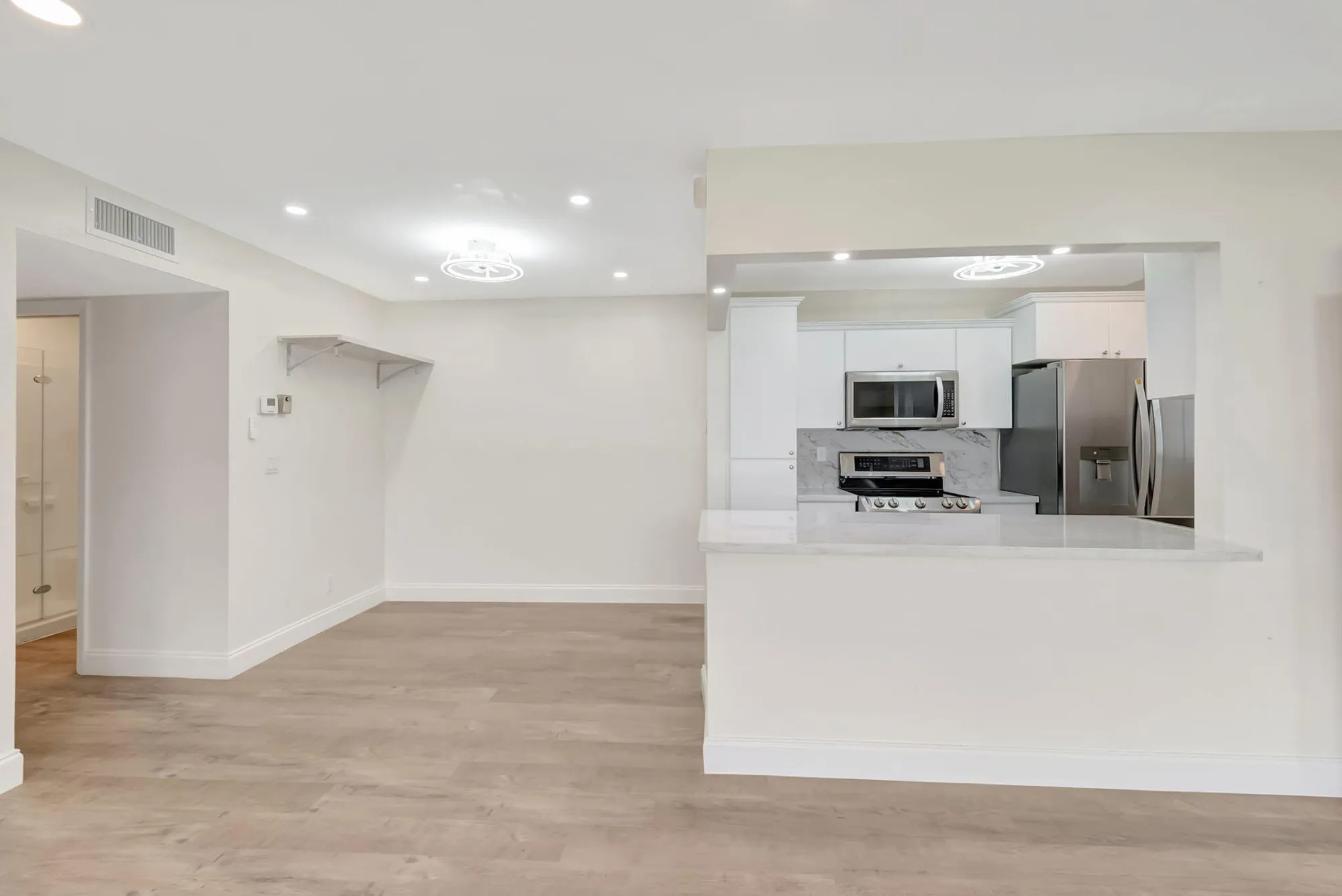 Property Slideshow image 10 of 27 | 1217 south drive way a, Delray Beach, FL, 33445