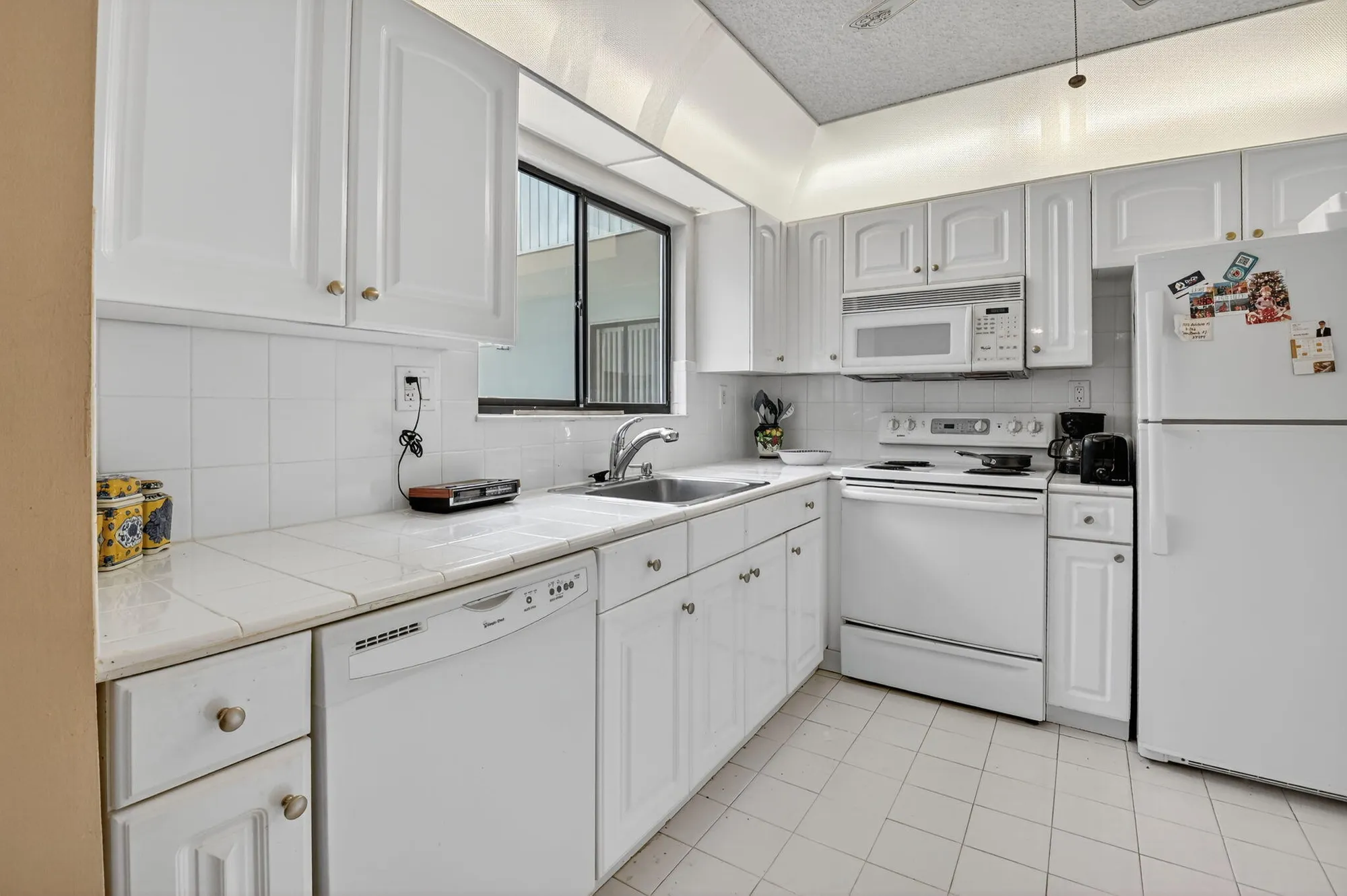 Property Slideshow image 11 of 71 | 15072 ashland pl 136, Delray Beach, FL, 33484