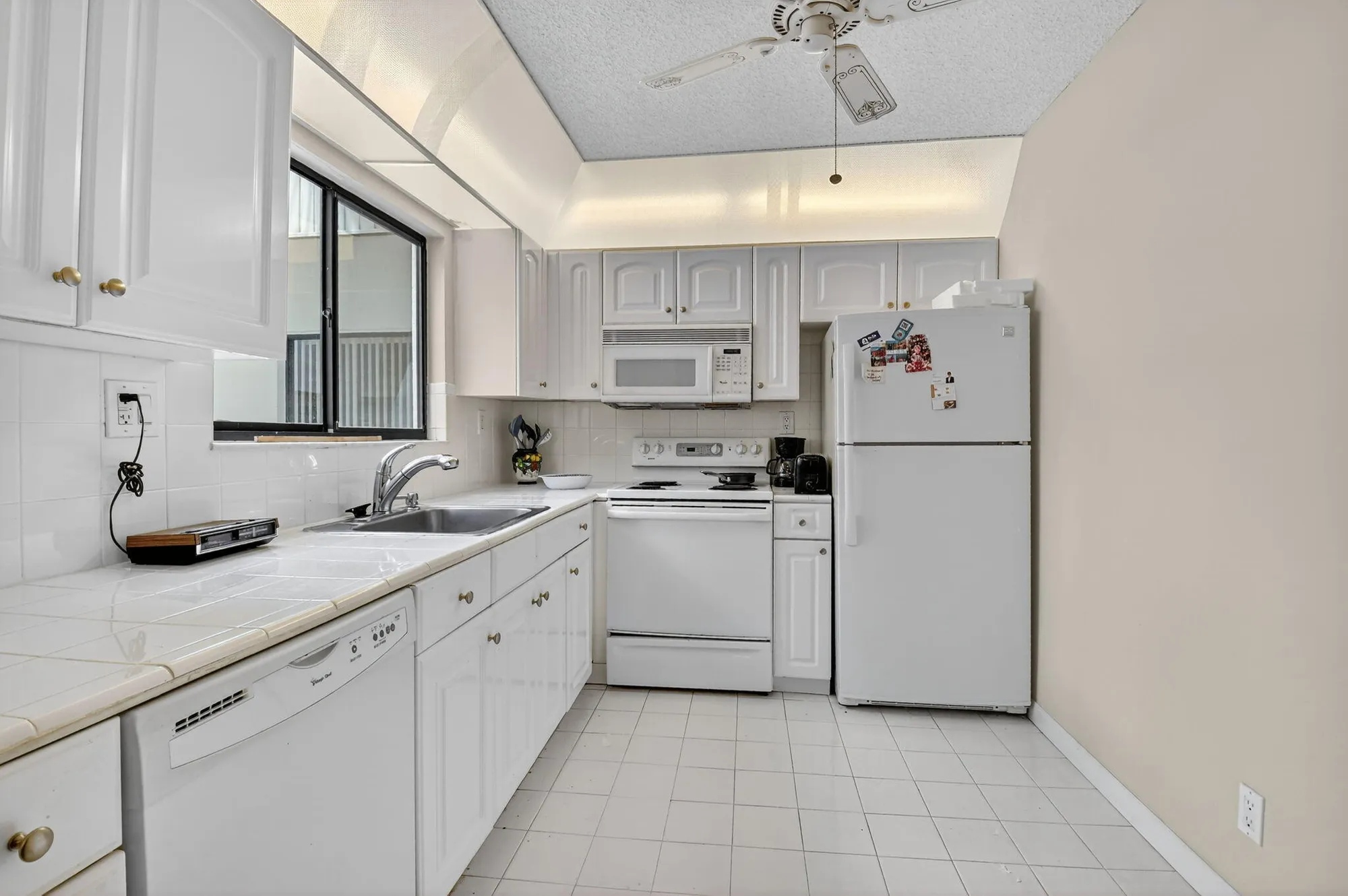 Property Slideshow image 13 of 71 | 15072 ashland pl 136, Delray Beach, FL, 33484