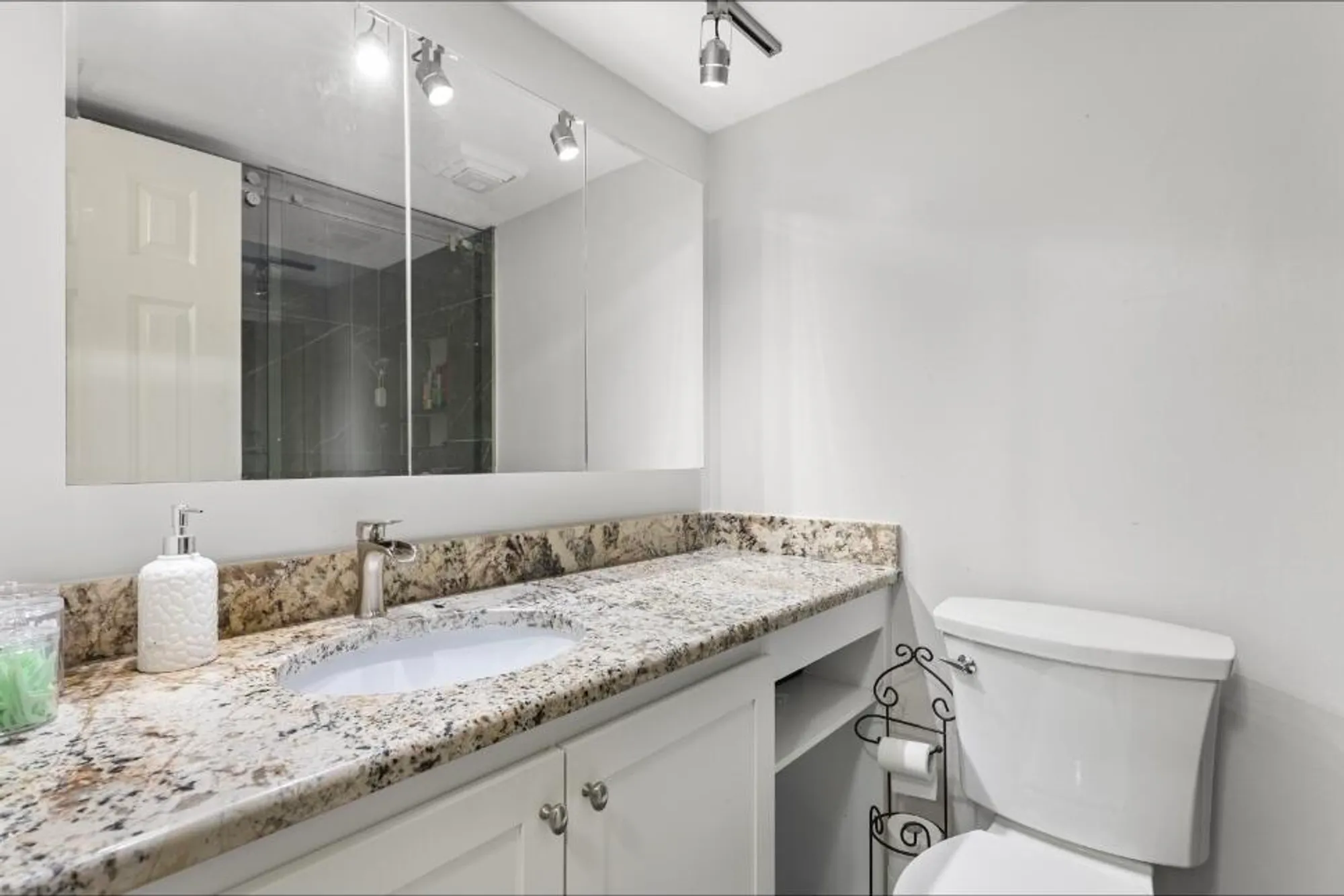 Property Slideshow image 17 of 23 | 6095 n sabal palm blvd apt 210, Tamarac, FL, 33319
