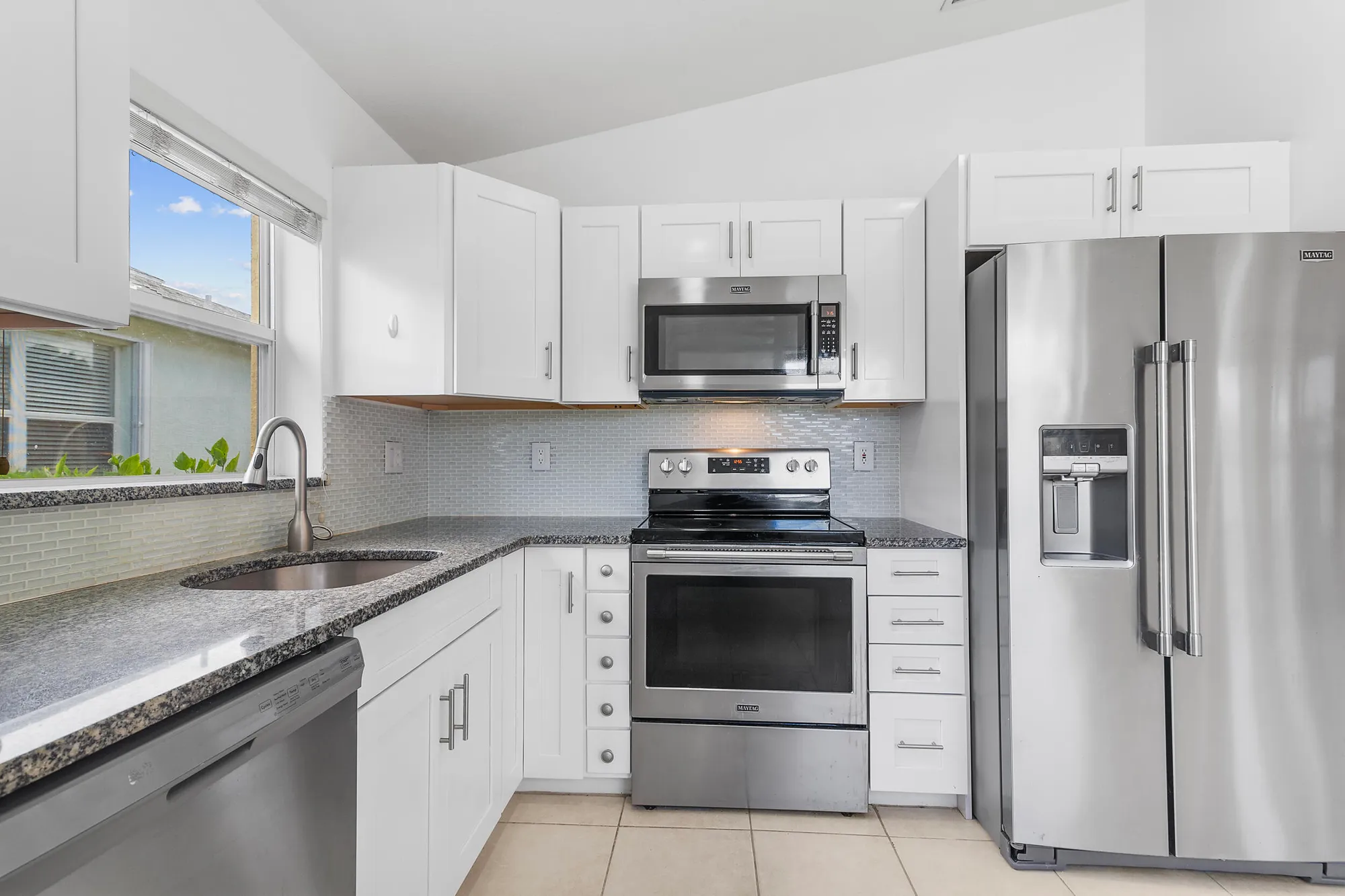 Property Slideshow image 11 of 48 | 436 sw talquin ln, Port Saint Lucie, FL, 34986