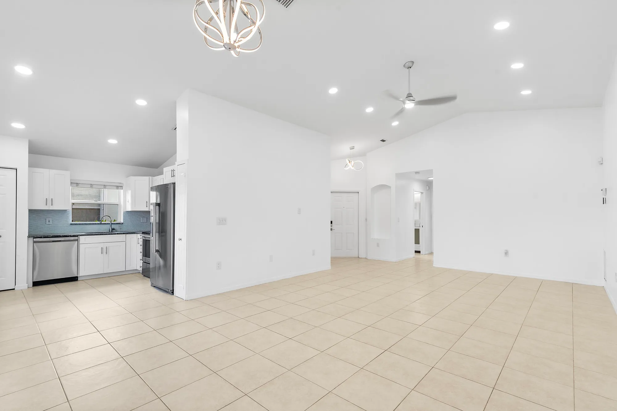 Property Slideshow image 13 of 48 | 436 sw talquin ln, Port Saint Lucie, FL, 34986