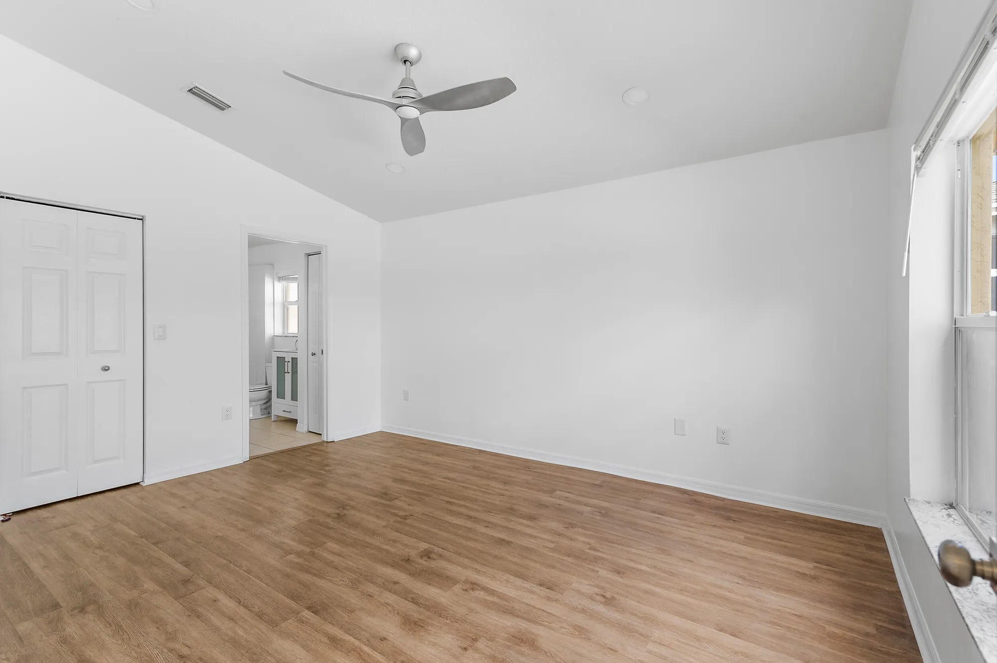 Property Slideshow image 22 of 48 | 436 sw talquin ln, Port Saint Lucie, FL, 34986