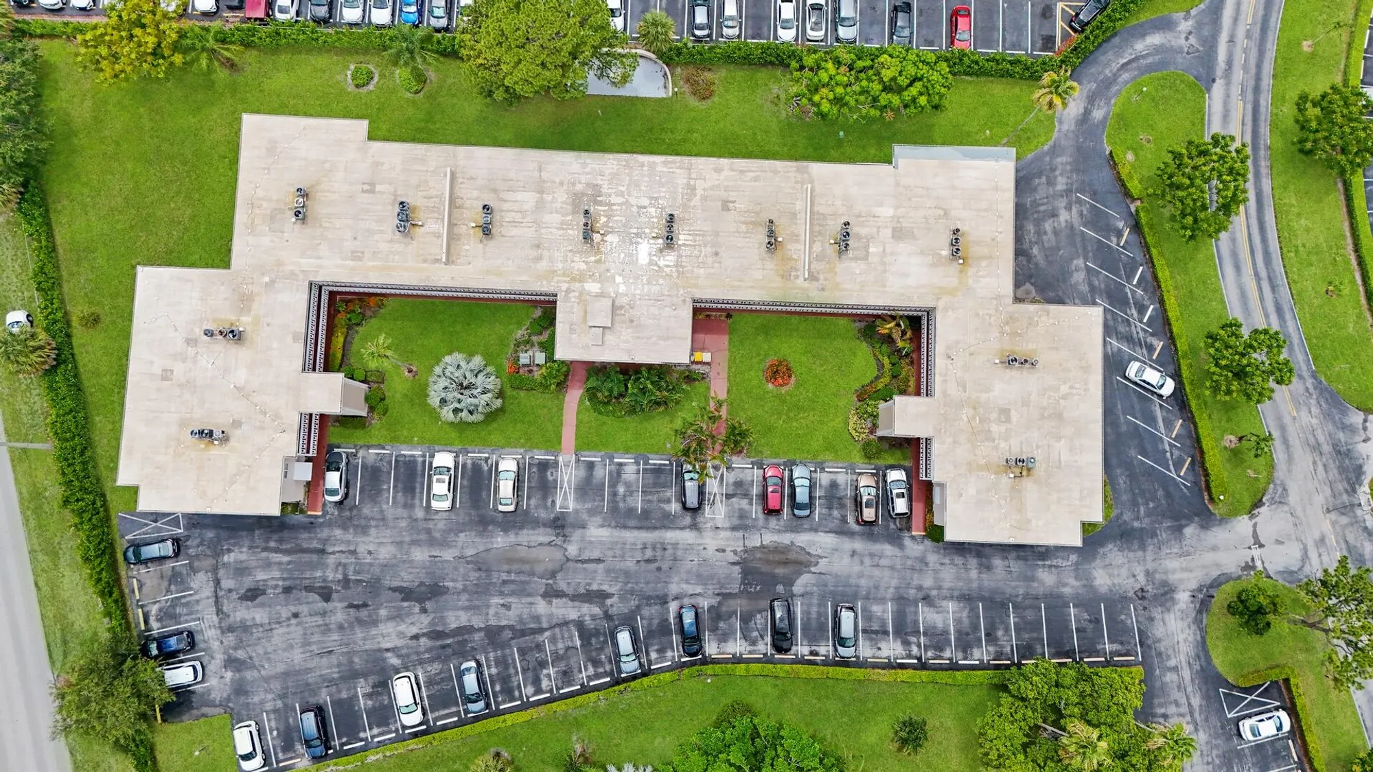 Property Slideshow image 19 of 42 | 2581 garden dr 206, Lake Worth, FL, 33461