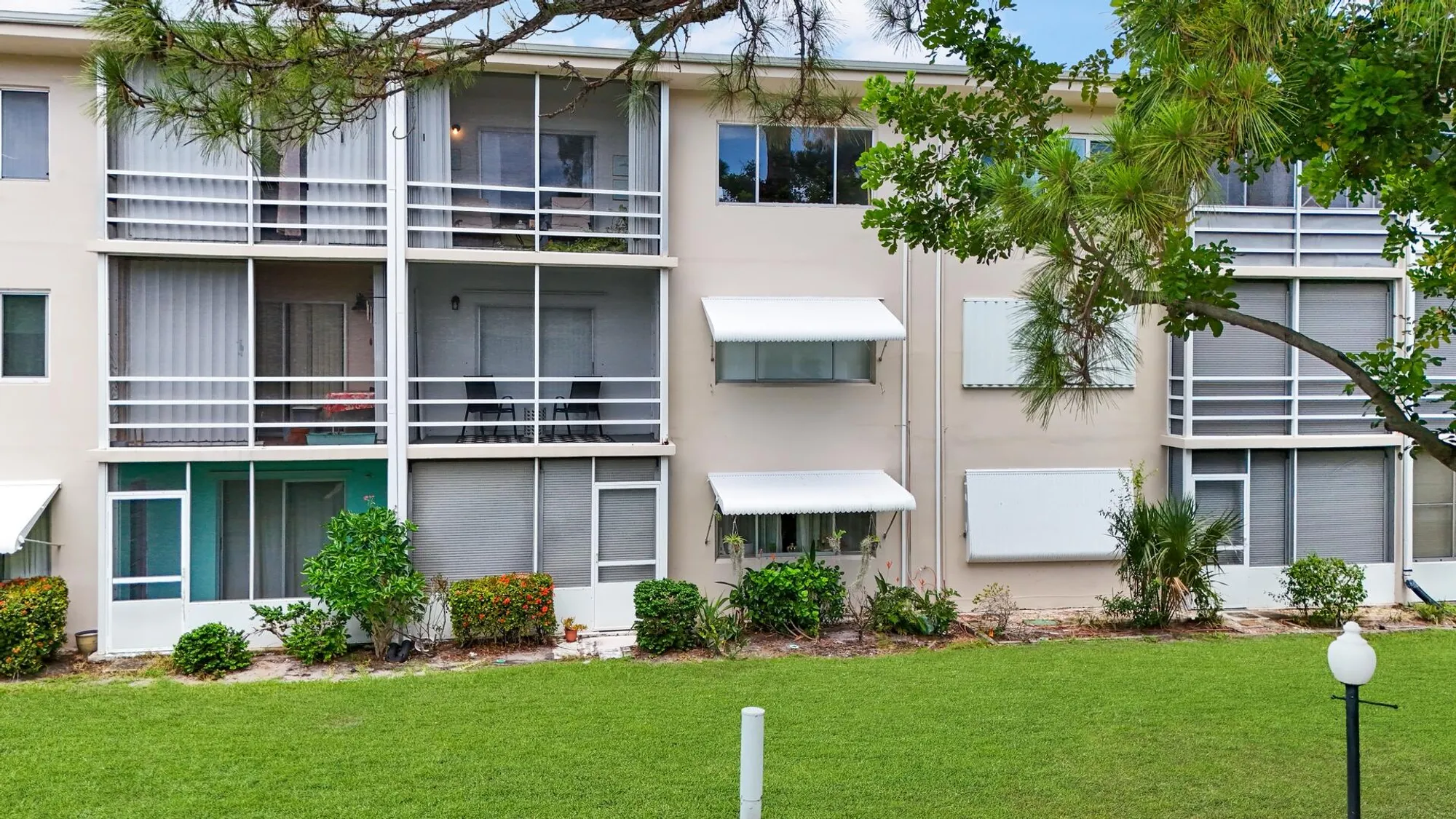 Property Slideshow image 20 of 42 | 2581 garden dr 206, Lake Worth, FL, 33461