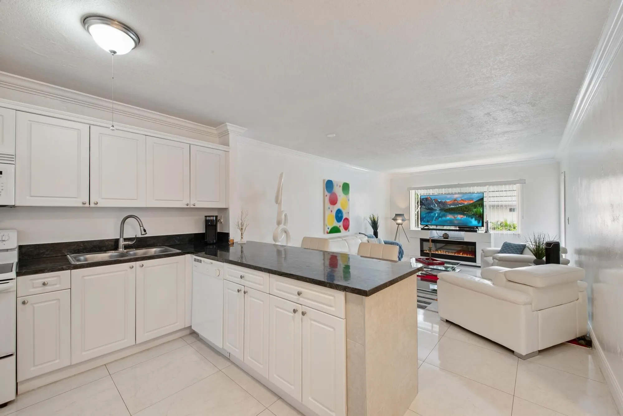 Property Slideshow image 9 of 42 | 2581 garden dr 206, Lake Worth, FL, 33461