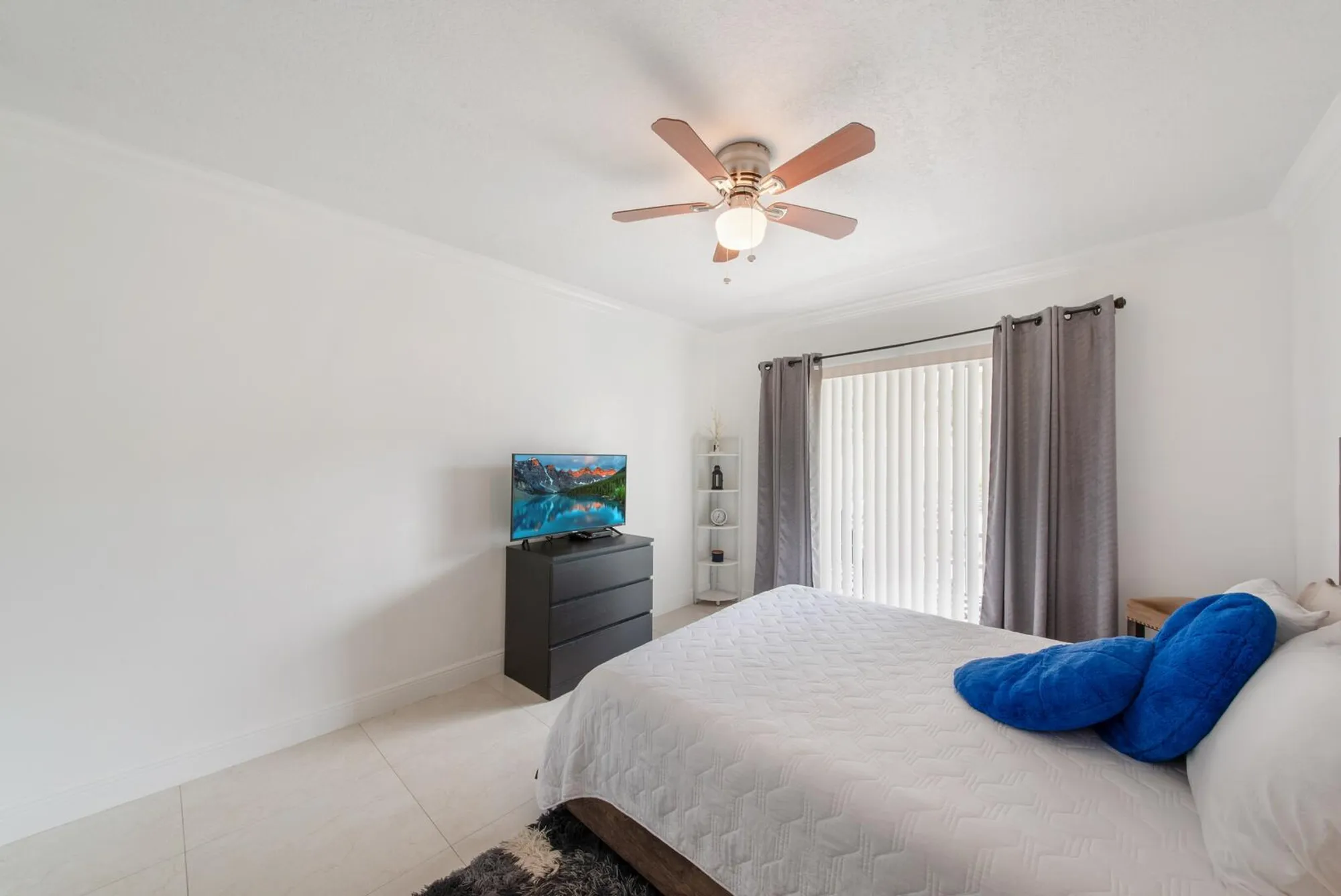 Property Slideshow image 13 of 42 | 2581 garden dr 206, Lake Worth, FL, 33461