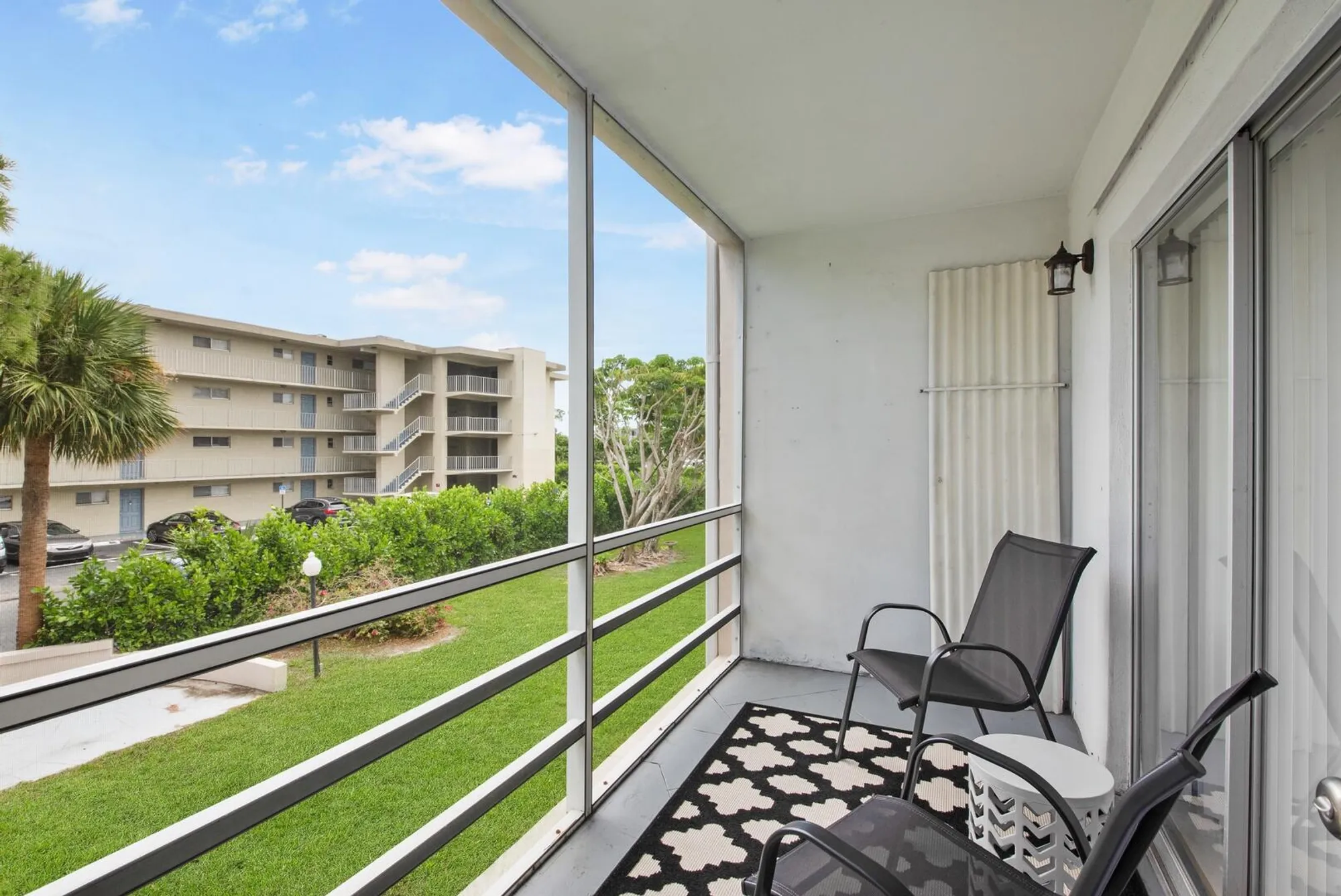 Property Slideshow image 14 of 42 | 2581 garden dr 206, Lake Worth, FL, 33461