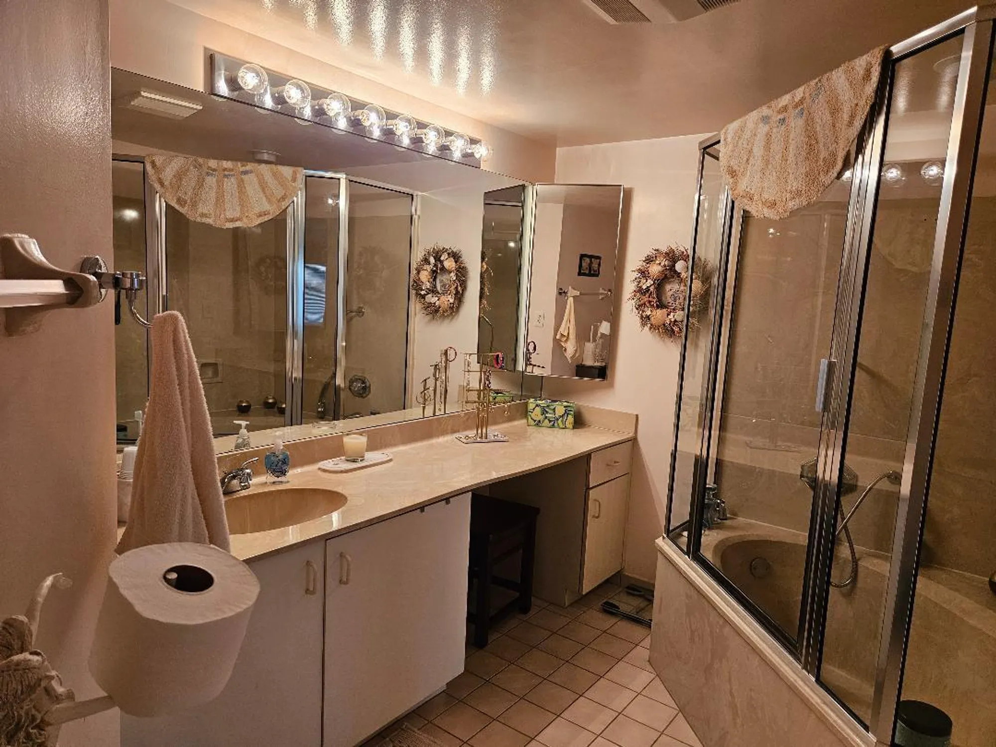 Property Slideshow image 16 of 30 | 6070 se martinique dr 103, Stuart, FL, 34997