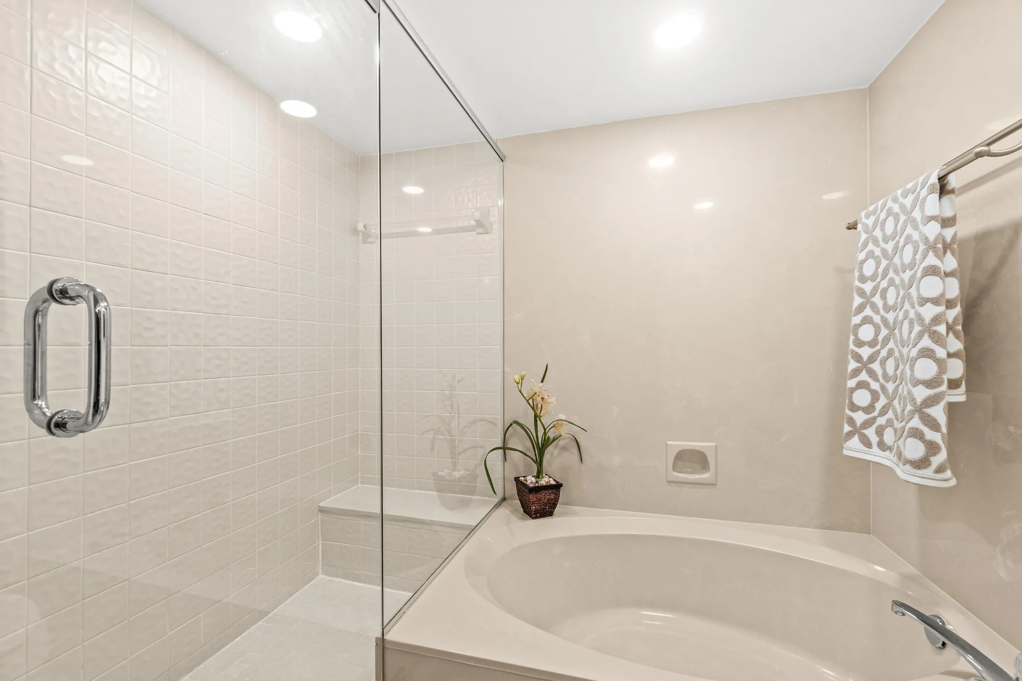 Property Slideshow image 12 of 63 | 5020 golfview ct apt 1413, Delray Beach, FL, 33484