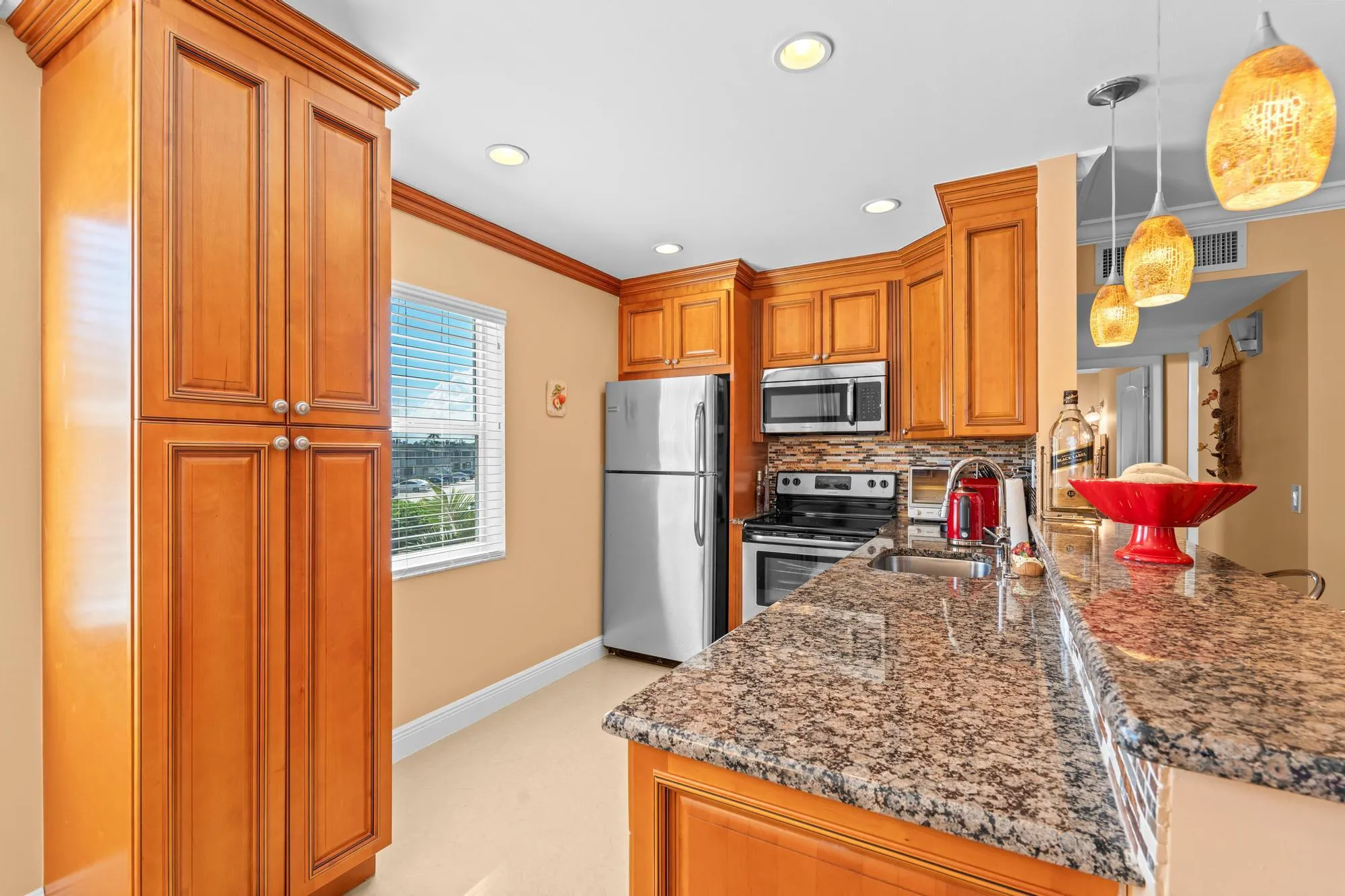 Property Slideshow image 8 of 45 | 480 flanders j, Delray Beach, FL, 33484
