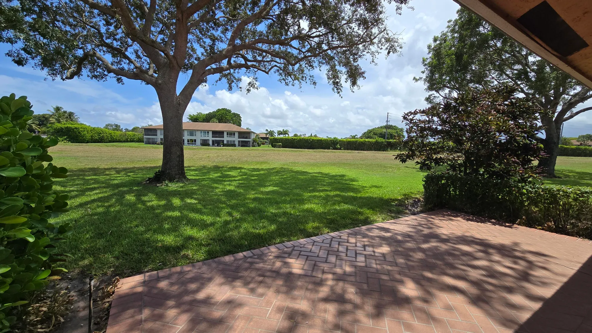Property Slideshow image 9 of 25 | 5622 royal lake cir, Boynton Beach, FL, 33437
