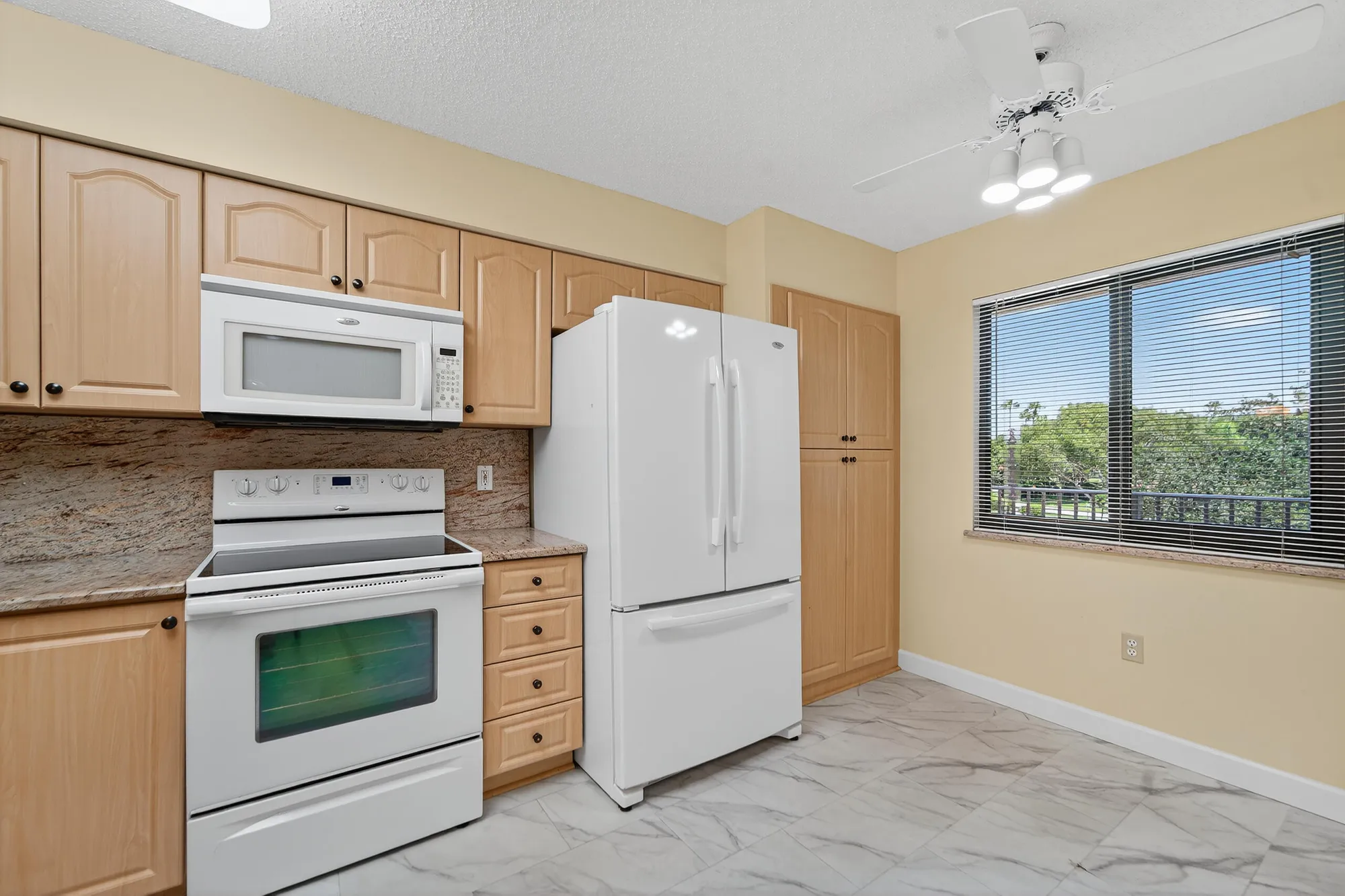 Property Slideshow image 5 of 71 | 6093 pointe regal cir 301, Delray Beach, FL, 33484