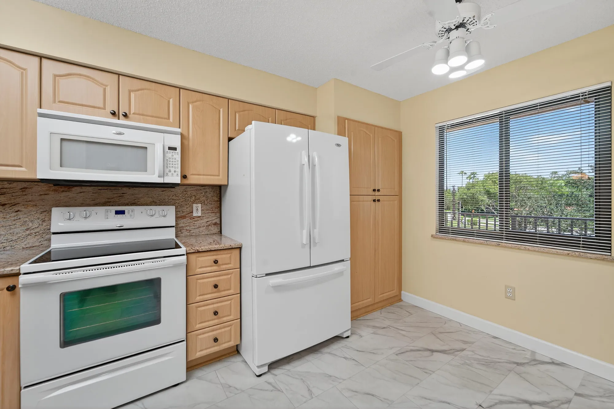 Property Slideshow image 4 of 71 | 6093 pointe regal cir 301, Delray Beach, FL, 33484
