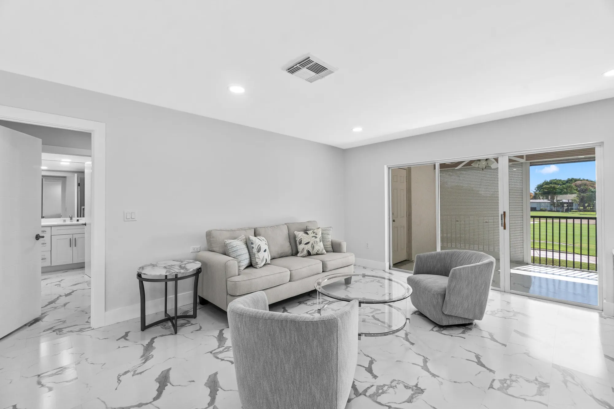 Property Slideshow image 17 of 70 | 6 stratford dr d, Boynton Beach, FL, 33436