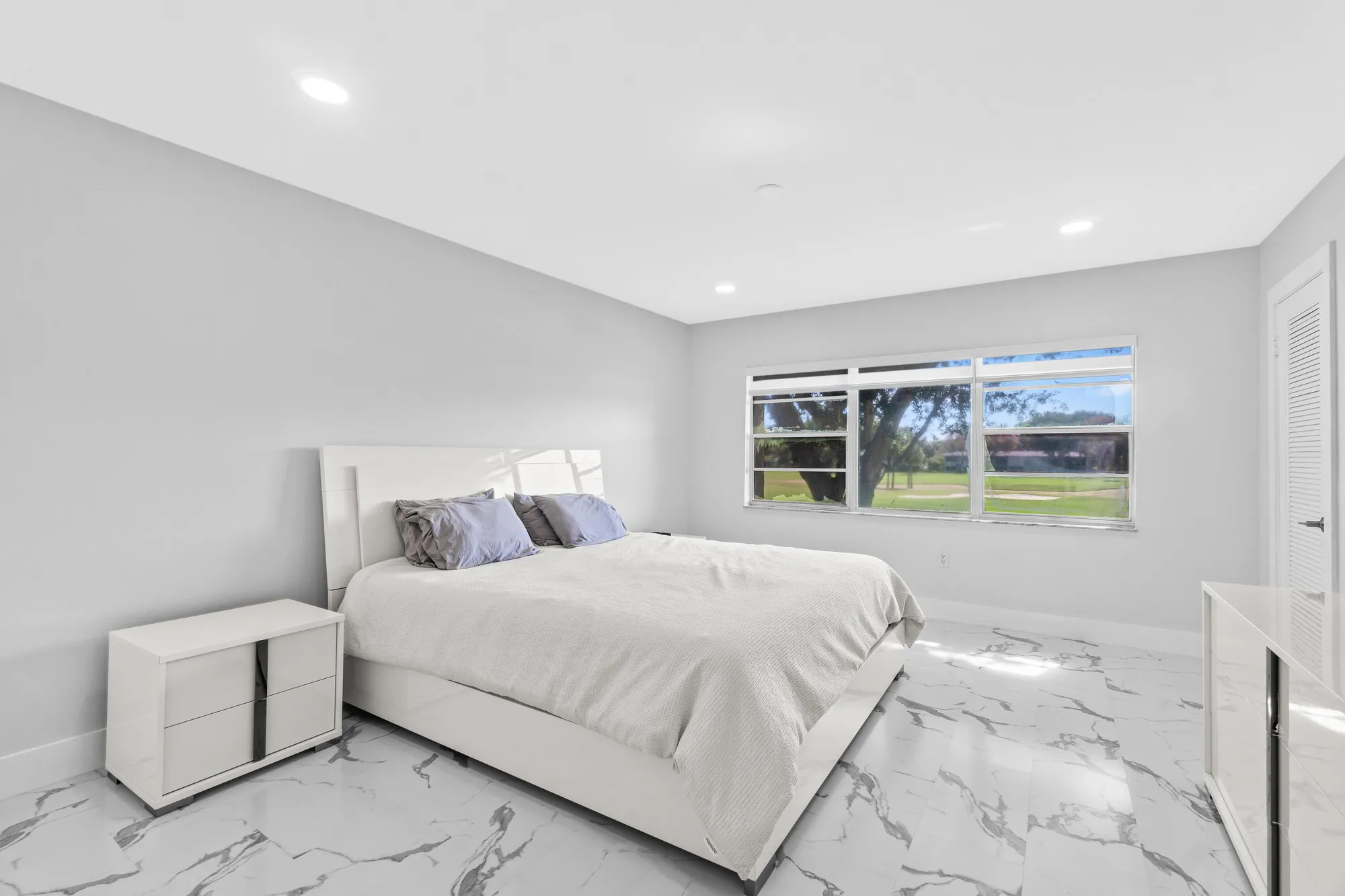 Property Slideshow image 18 of 70 | 6 stratford dr d, Boynton Beach, FL, 33436